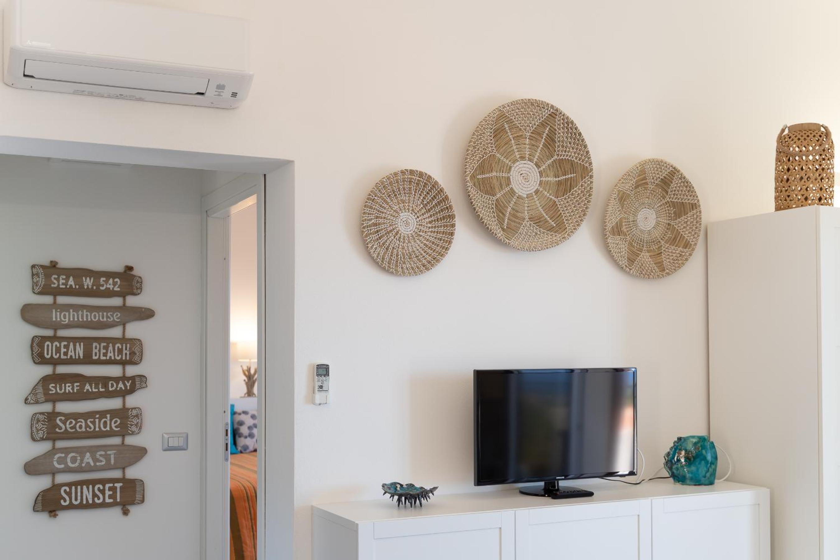 Studio Apartment with Sea View photo 2