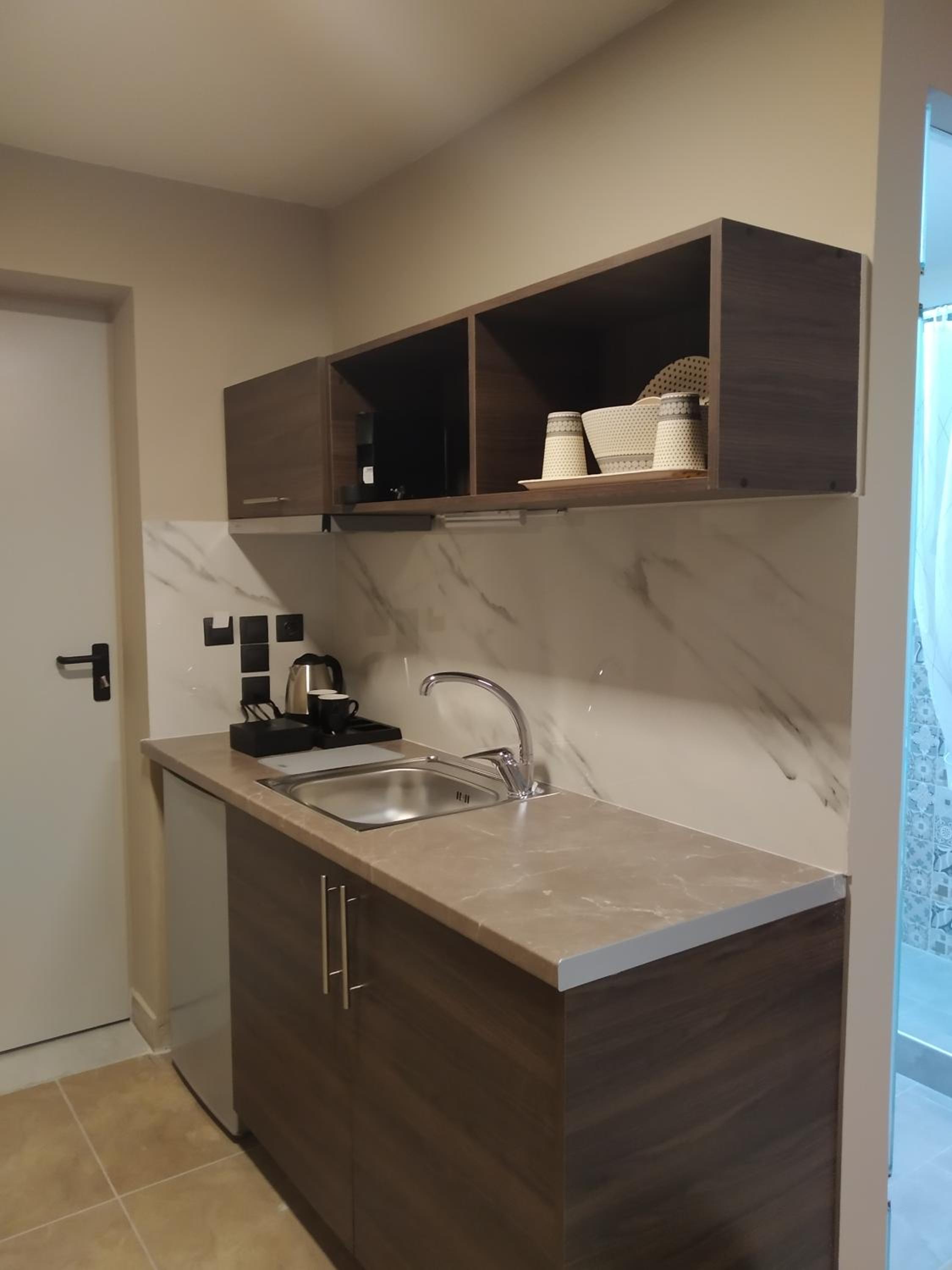 Apartment with Balcony - Photo 8