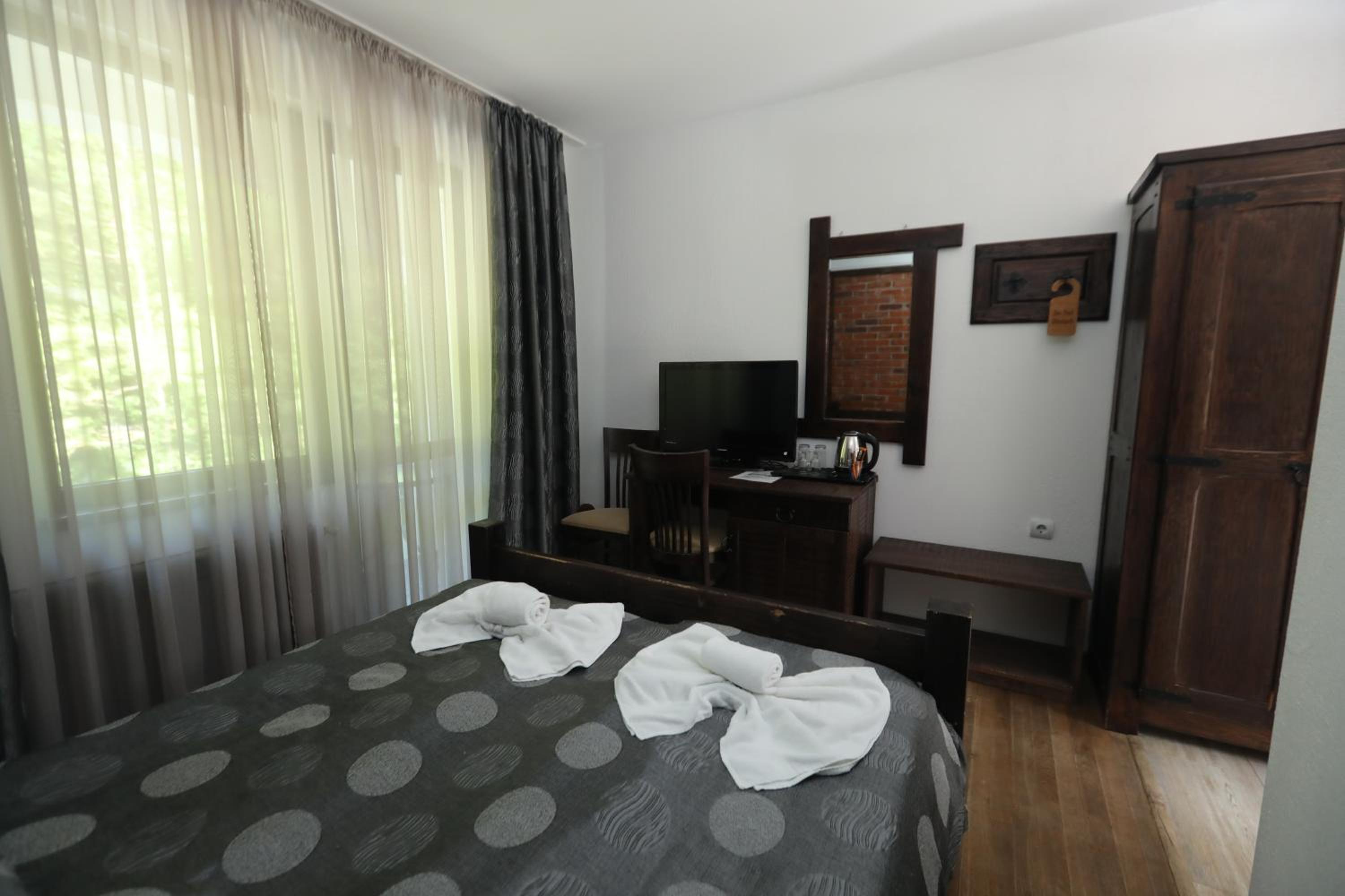 Double Room - Photo 4