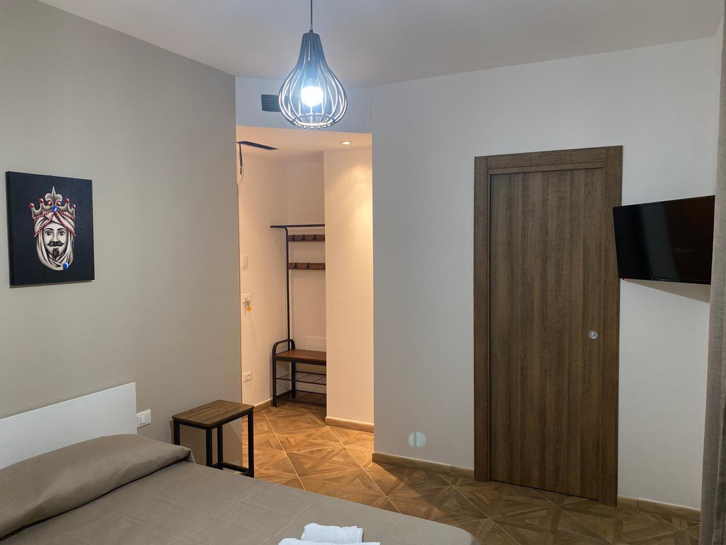 Deluxe Double Room with Balcony - Photo 5