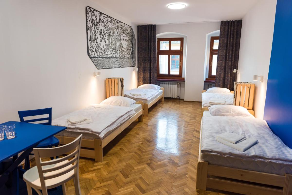 Quadruple Room with Private Bathroom - Photo 1