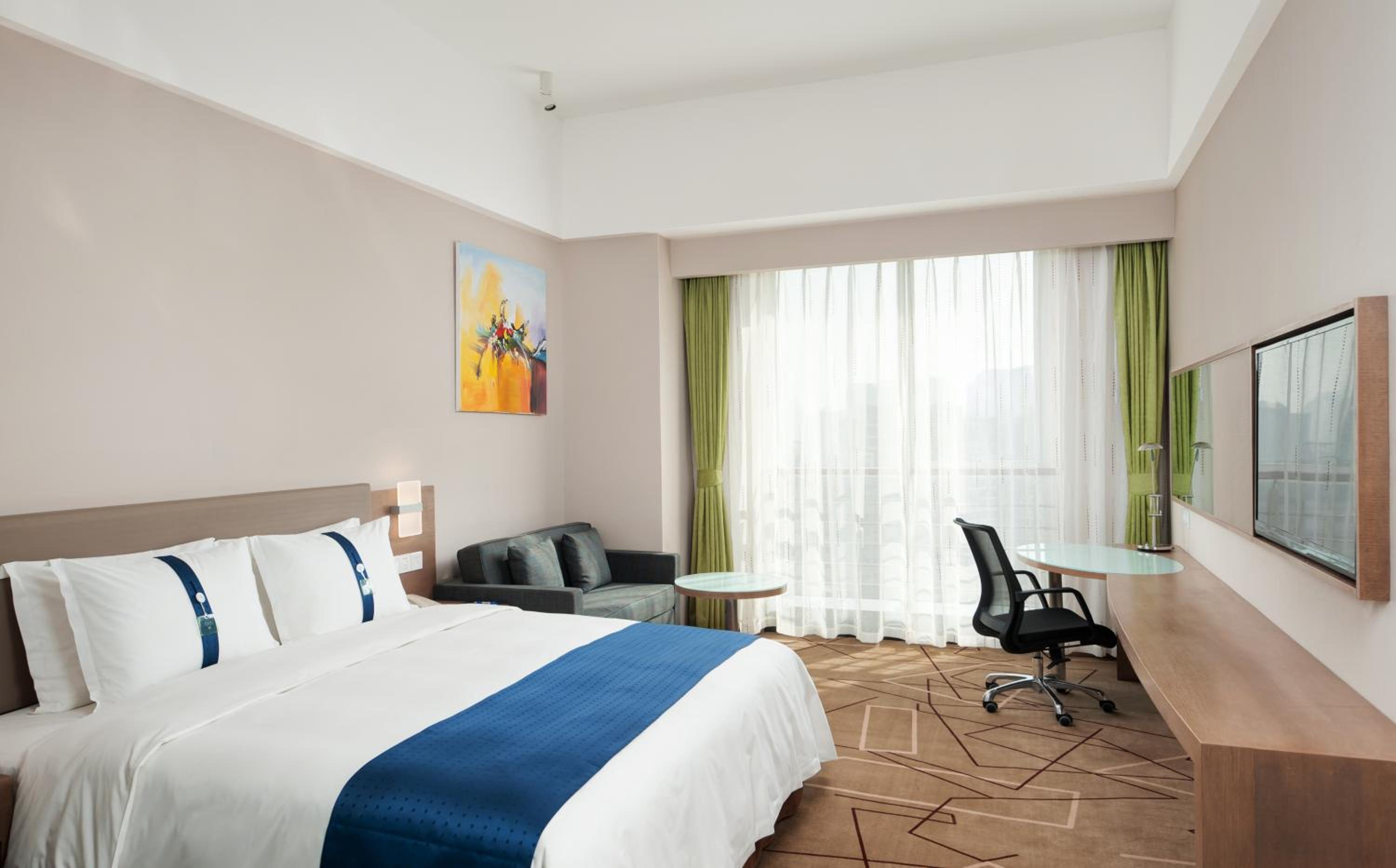 Standard King Room photo 3