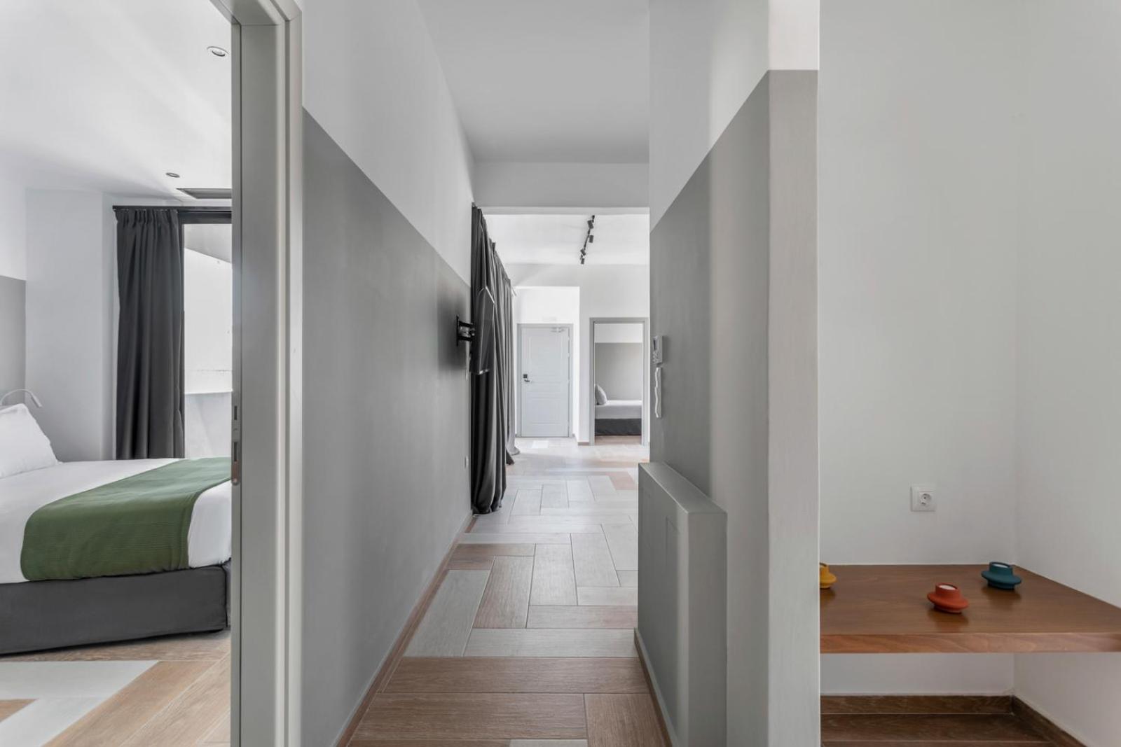 Presidential Suite with Terrace and Acropolis View  photo 2