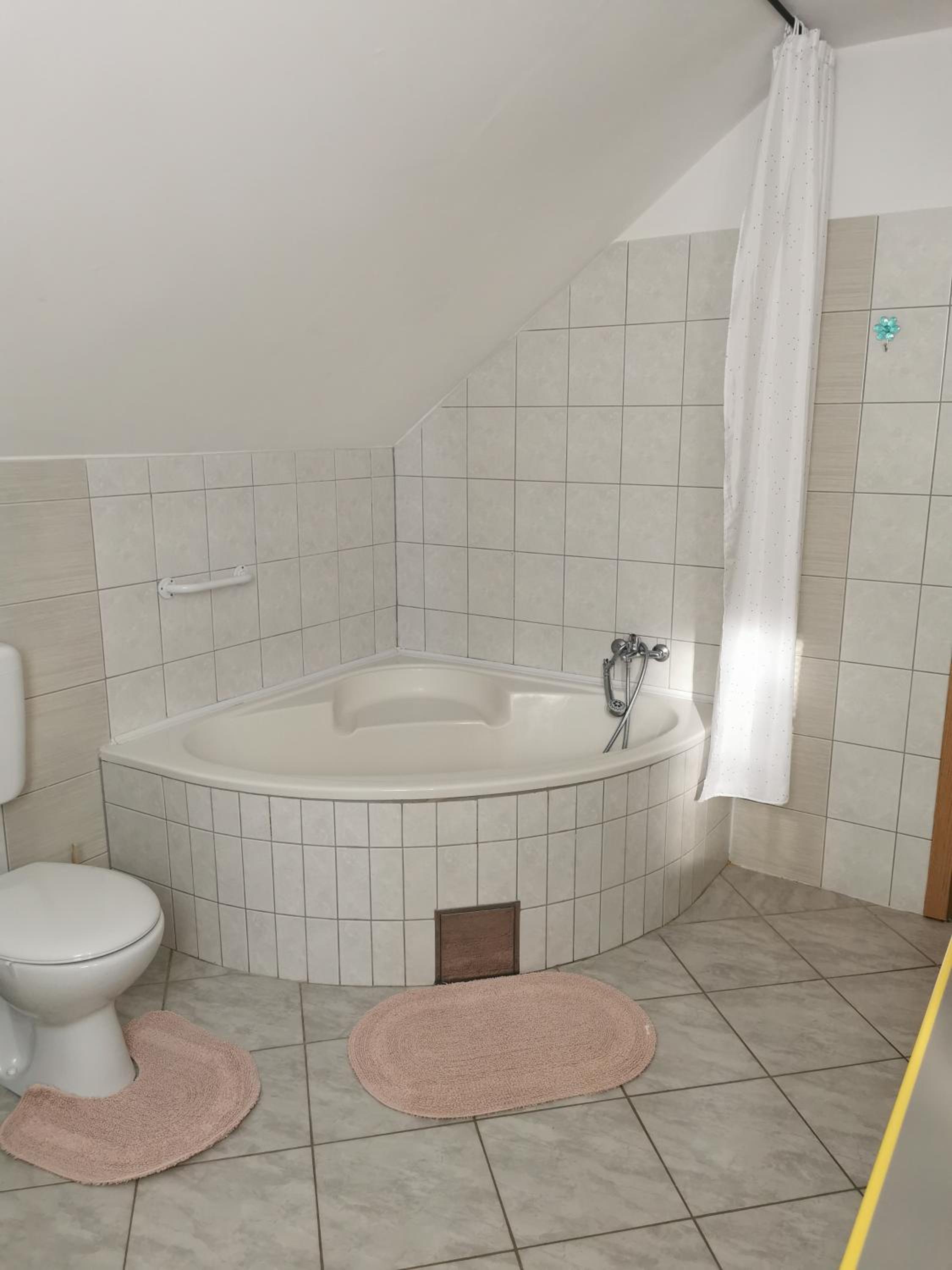 Two-Bedroom Apartment - Photo 7