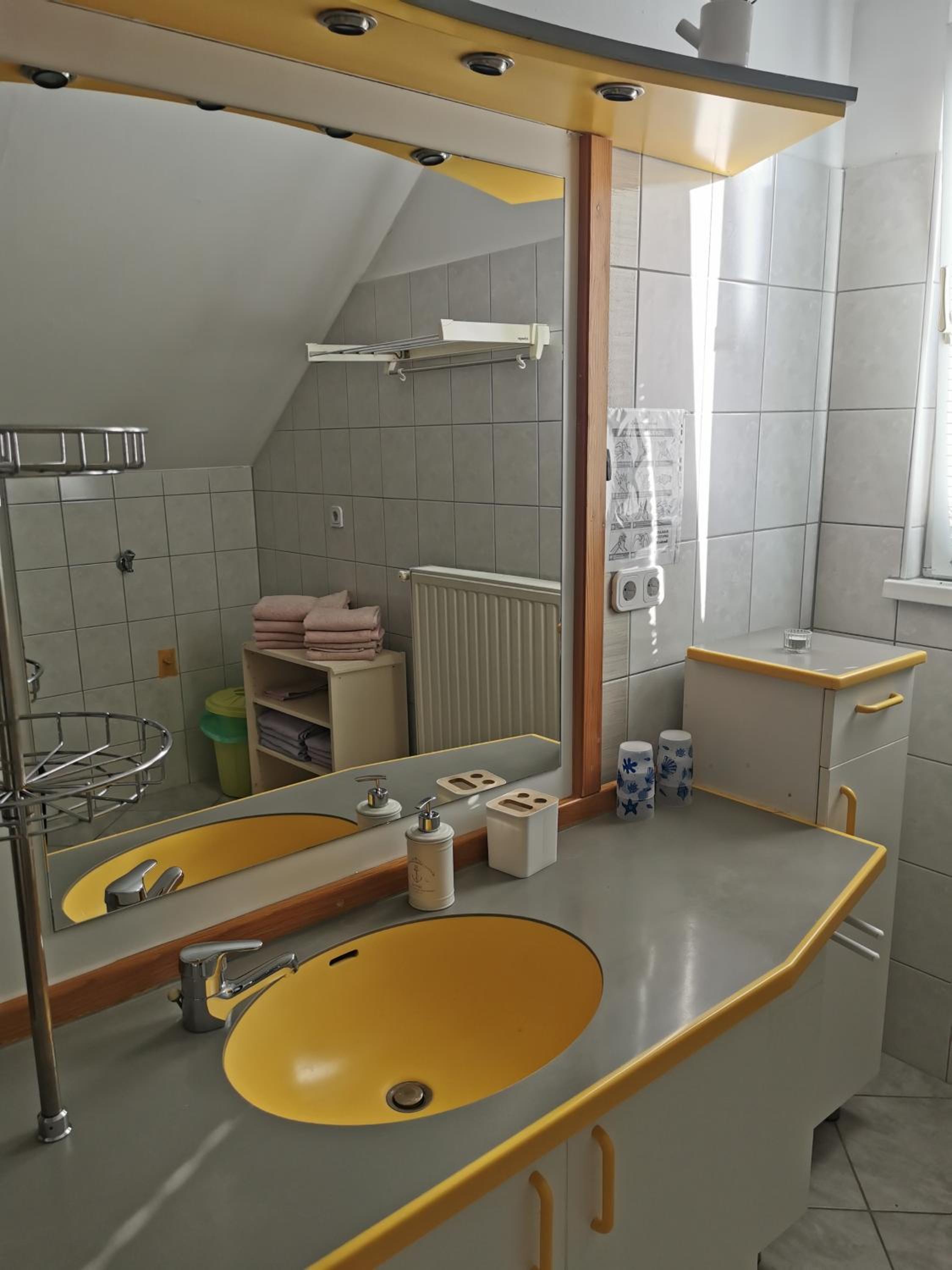 Two-Bedroom Apartment - Photo 16
