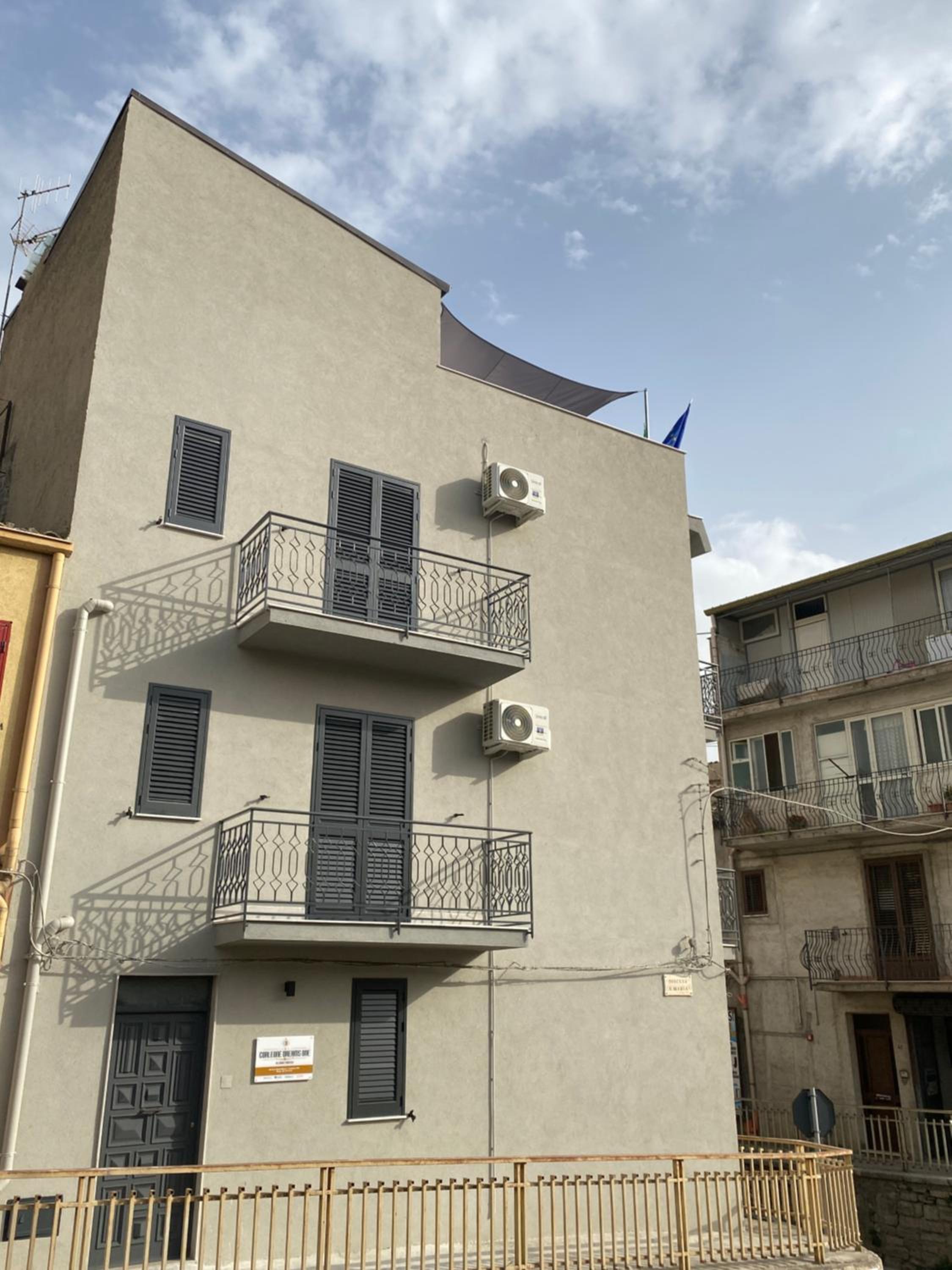 Double Room with Balcony - Photo 3