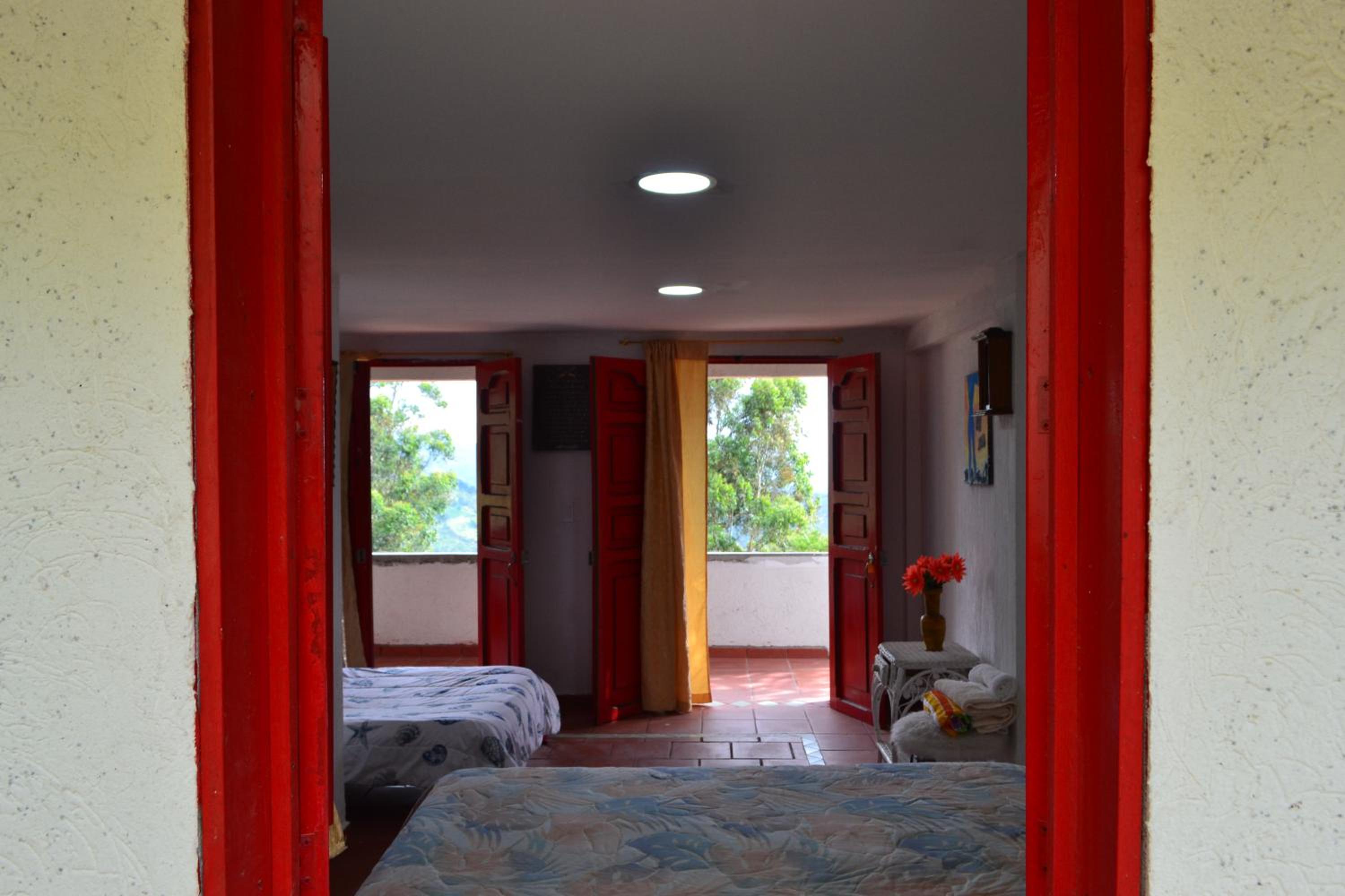 Economy Twin Room photo 3