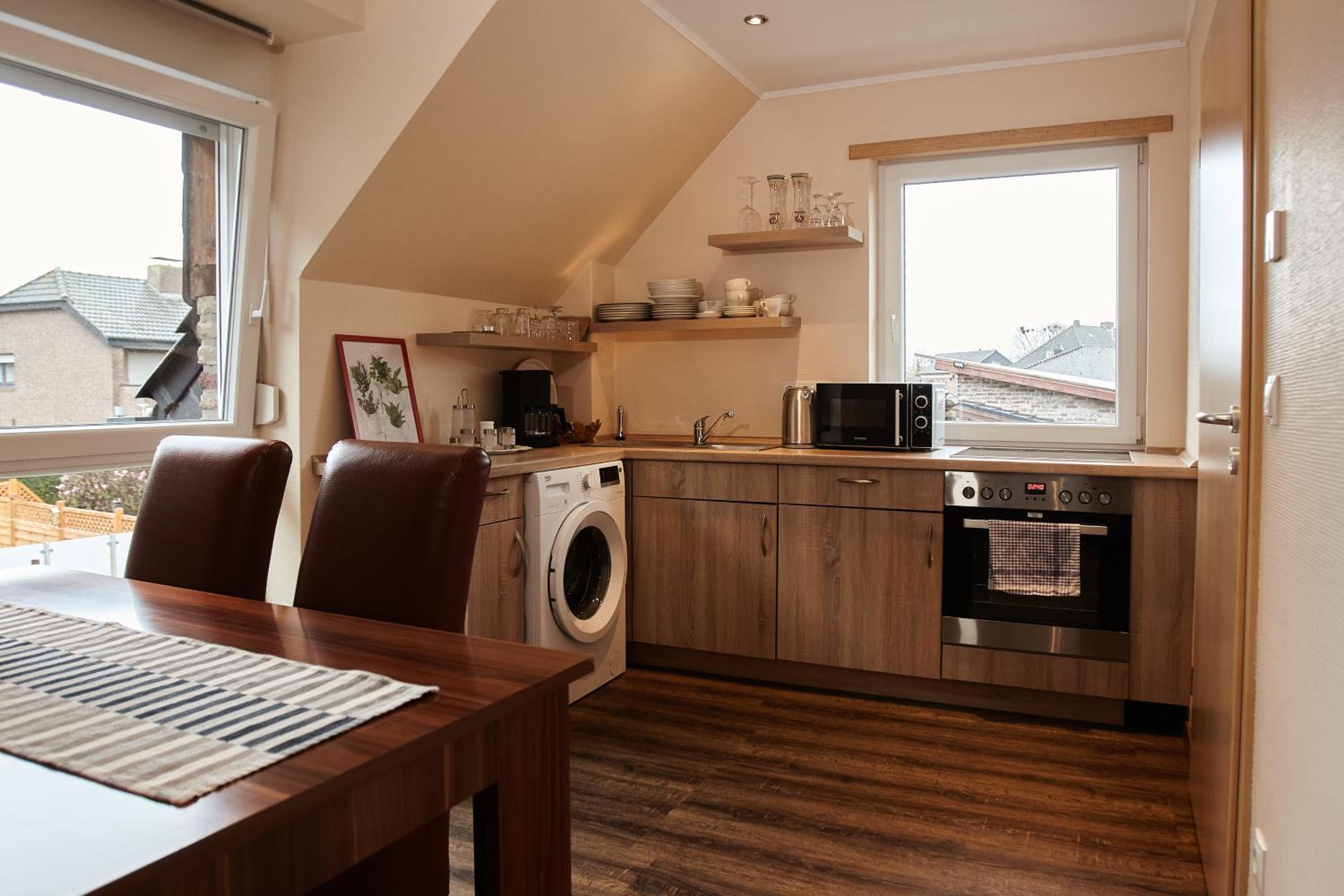 Apartment with Balcony - Photo 8