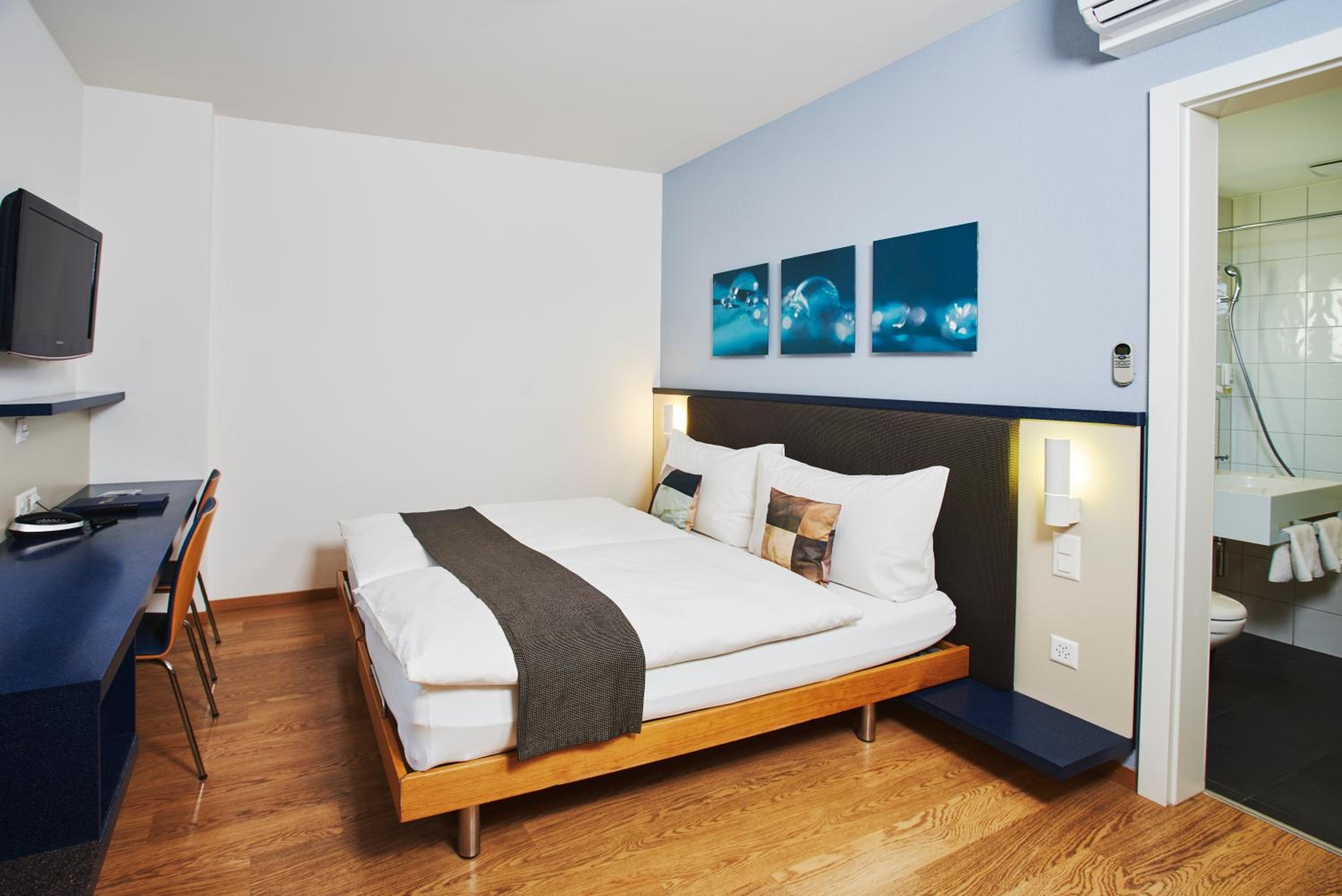 Double Room with Kingsize Bed - Photo 2