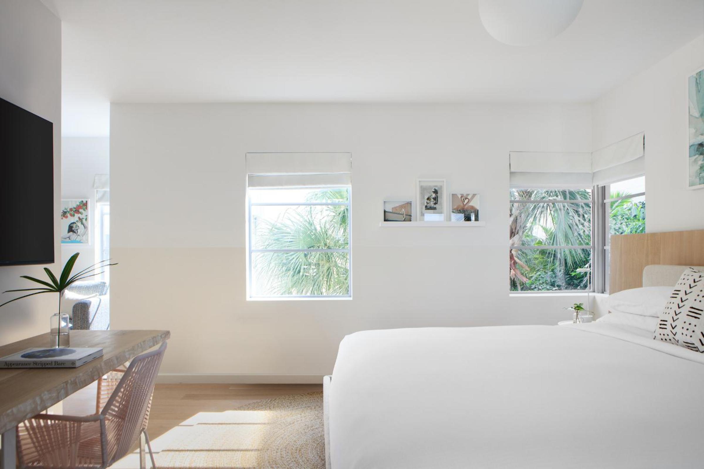 Premium King Room - Photo 1