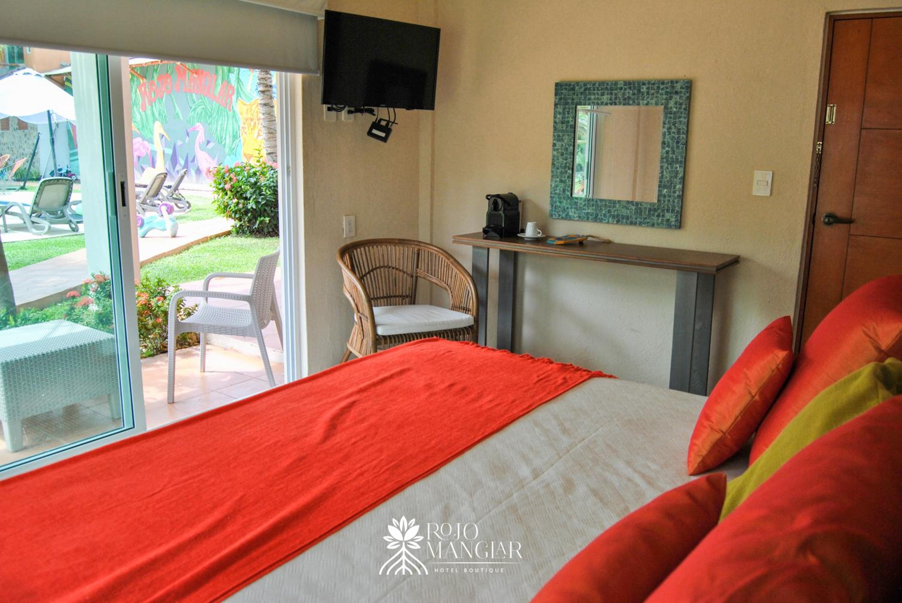 Double Room with Pool View - Photo 2