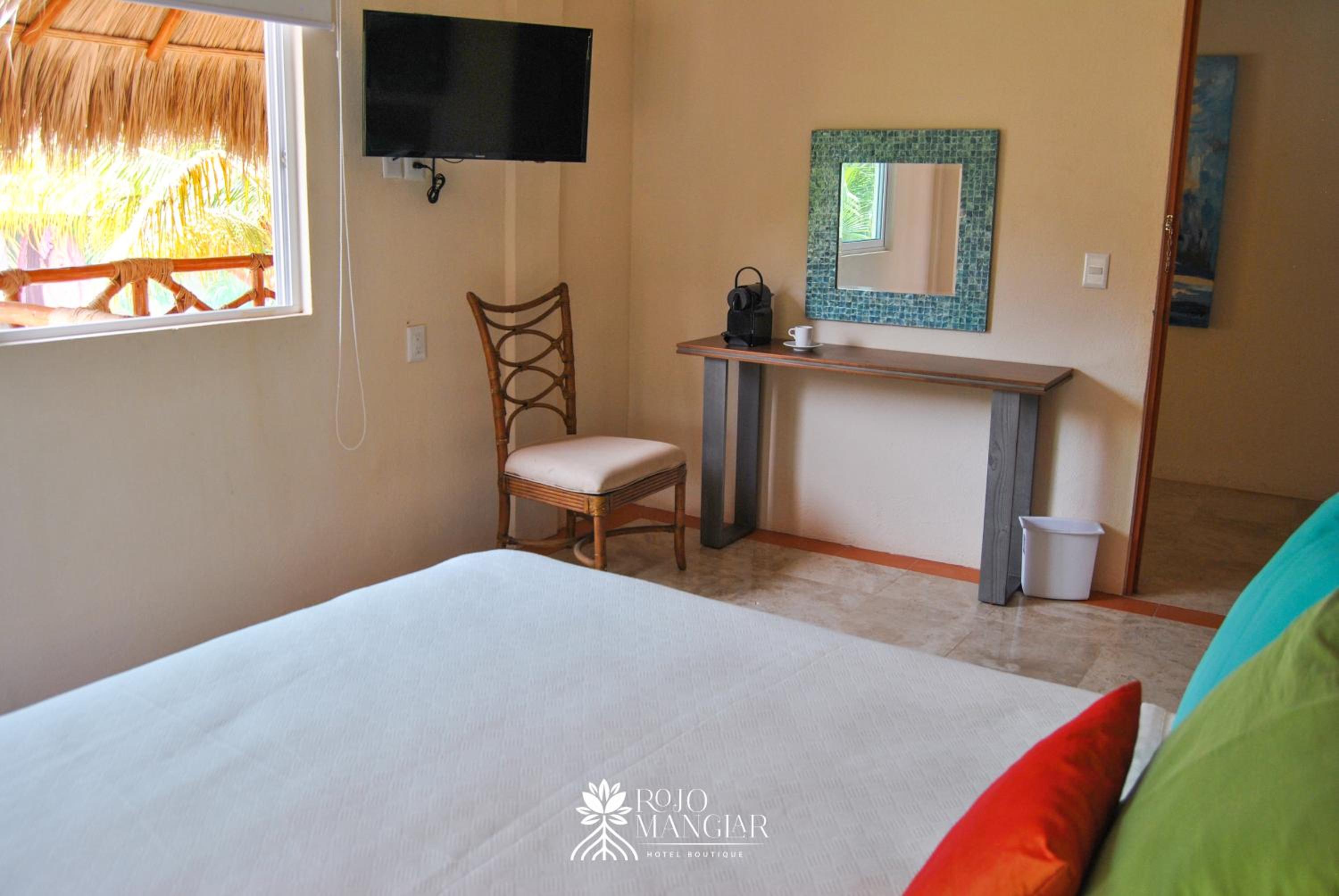 Double Room with Pool View - Photo 3