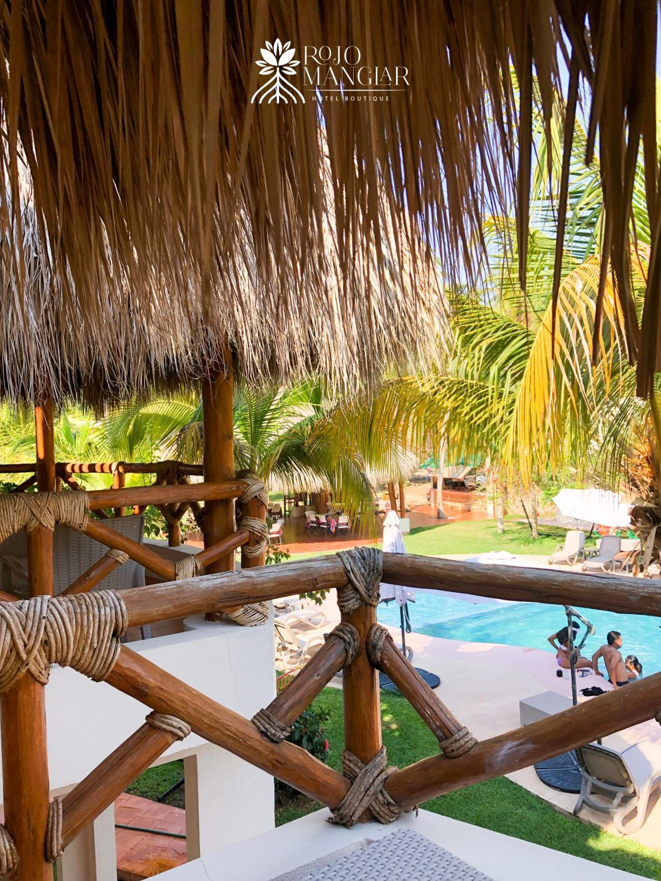 Double Room with Pool View - Photo 6