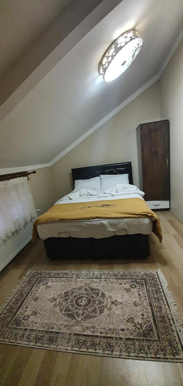 Small Double Room - Photo 3