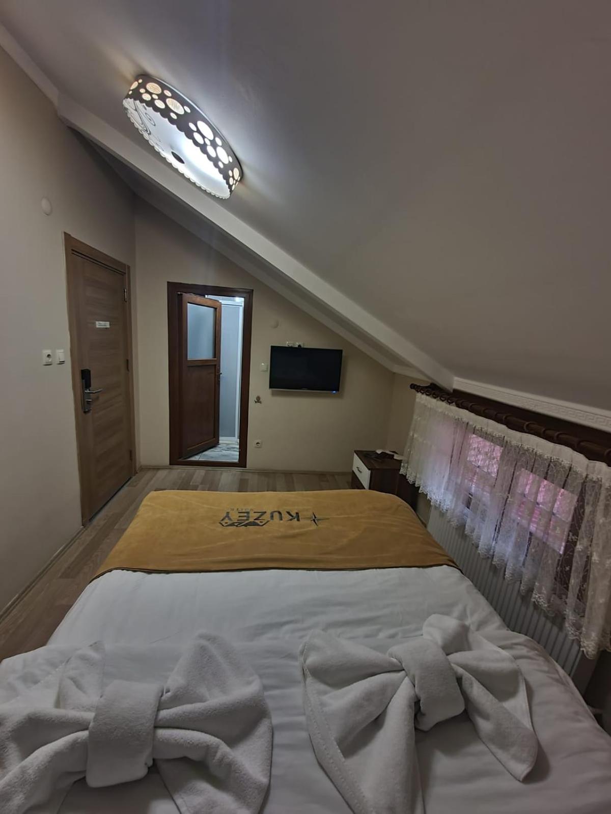 Small Double Room - Photo 7