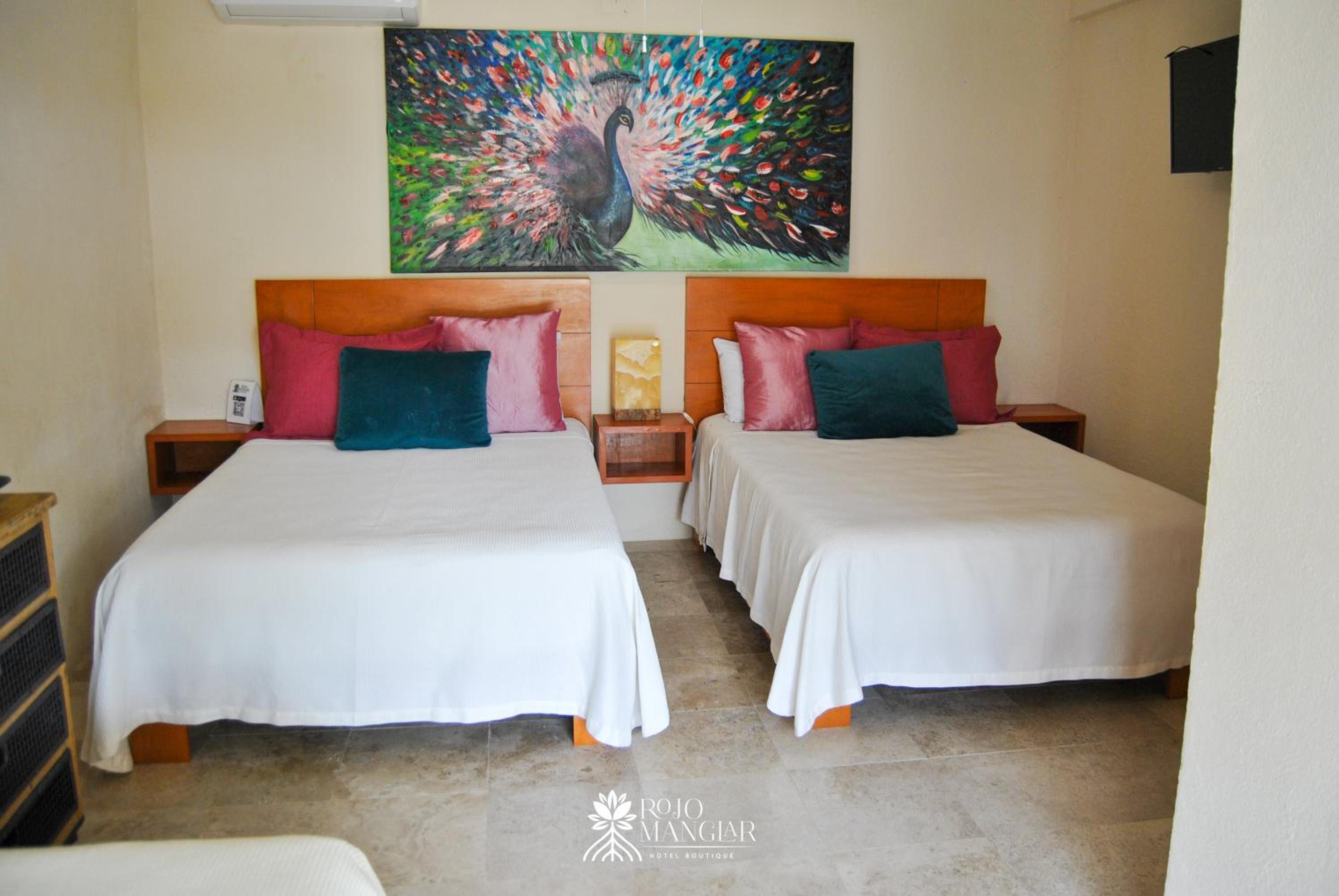 Triple Room with Pool View - Photo 6