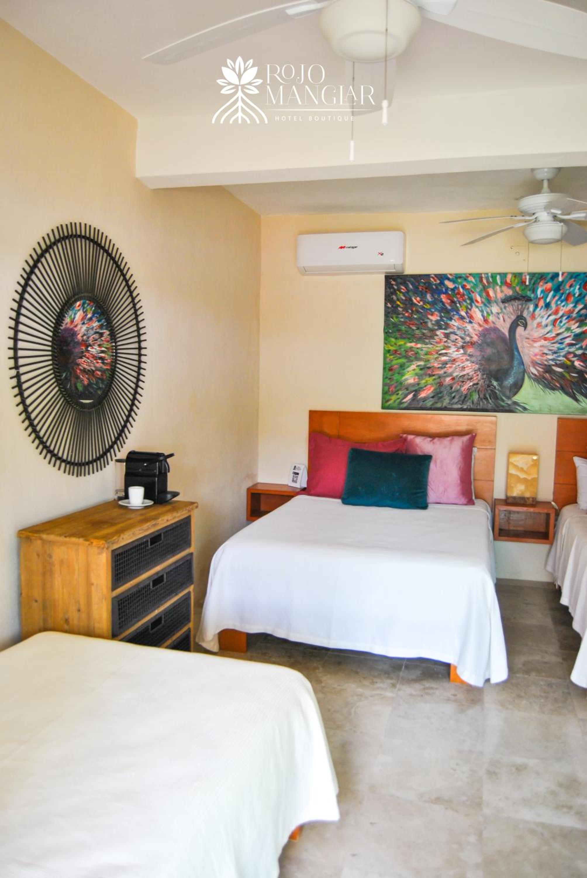 Triple Room with Pool View - Photo 1