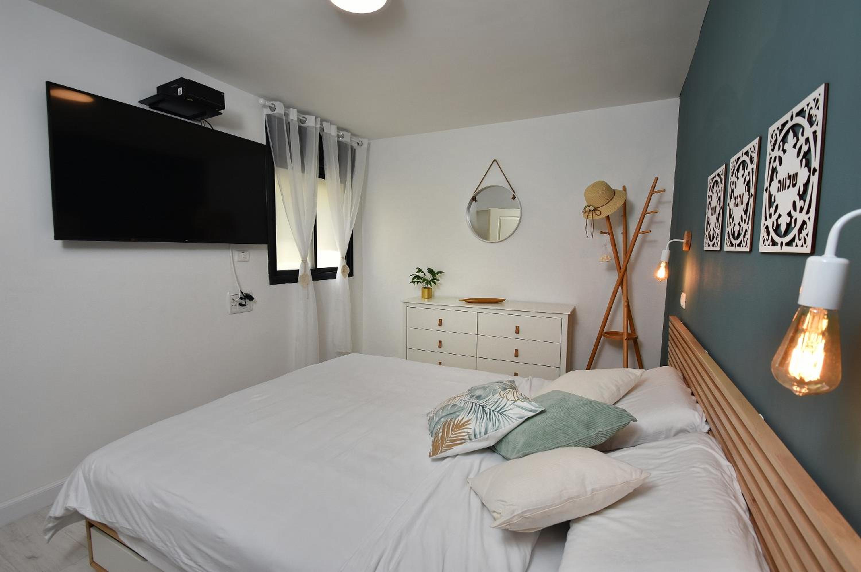 One-Bedroom Apartment - Photo 10