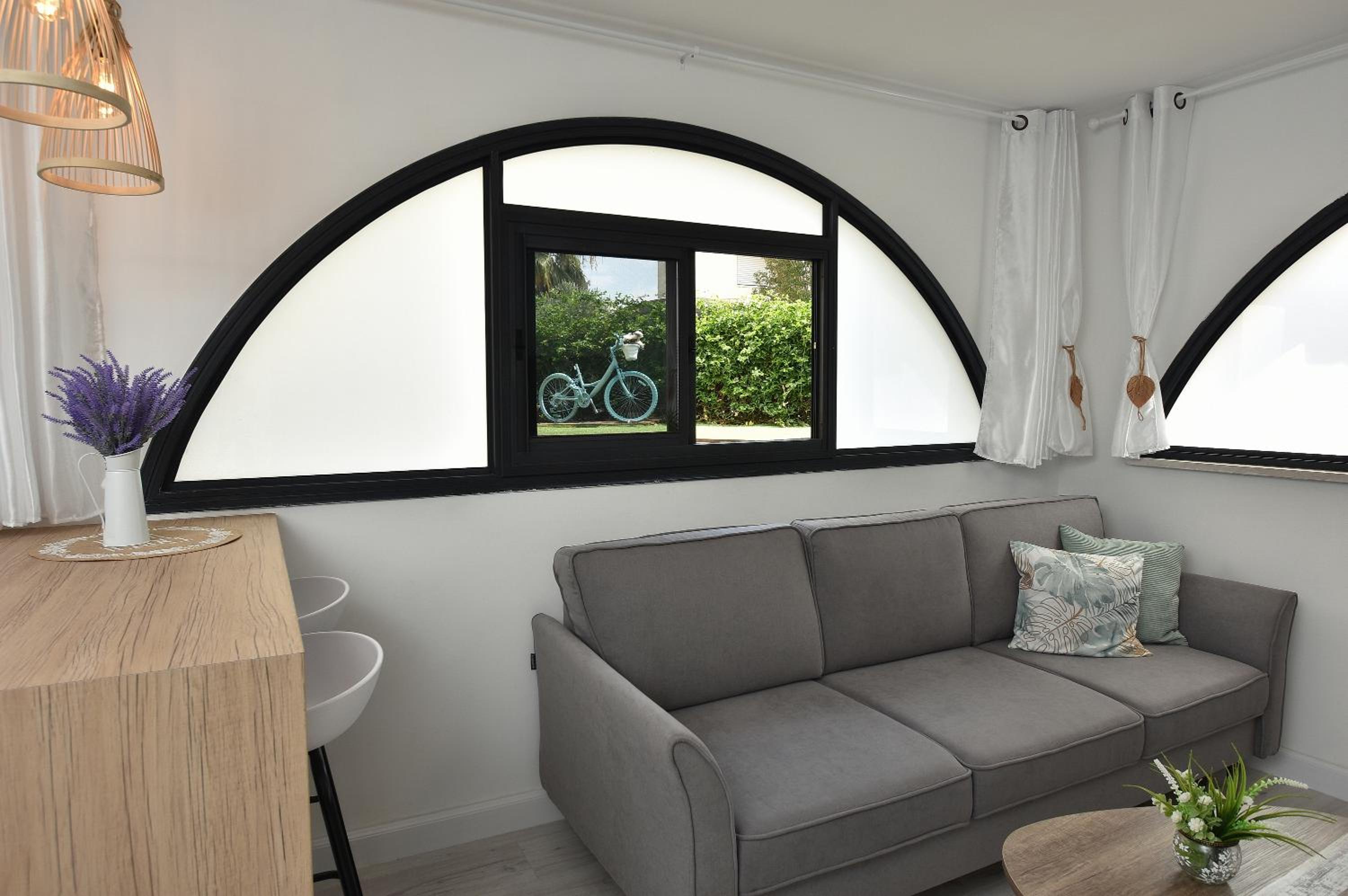 One-Bedroom Apartment - Photo 23