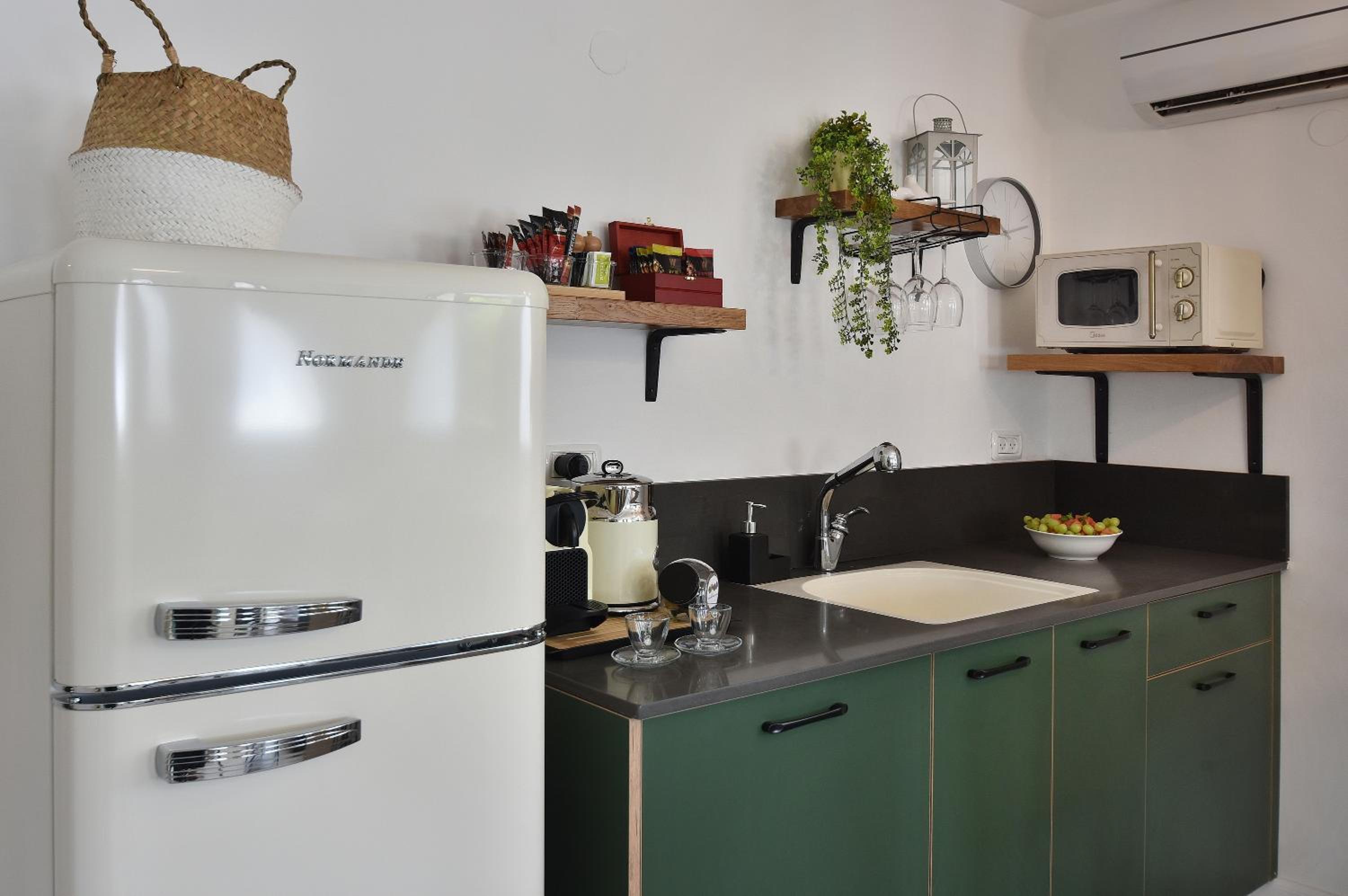 One-Bedroom Apartment - Photo 21