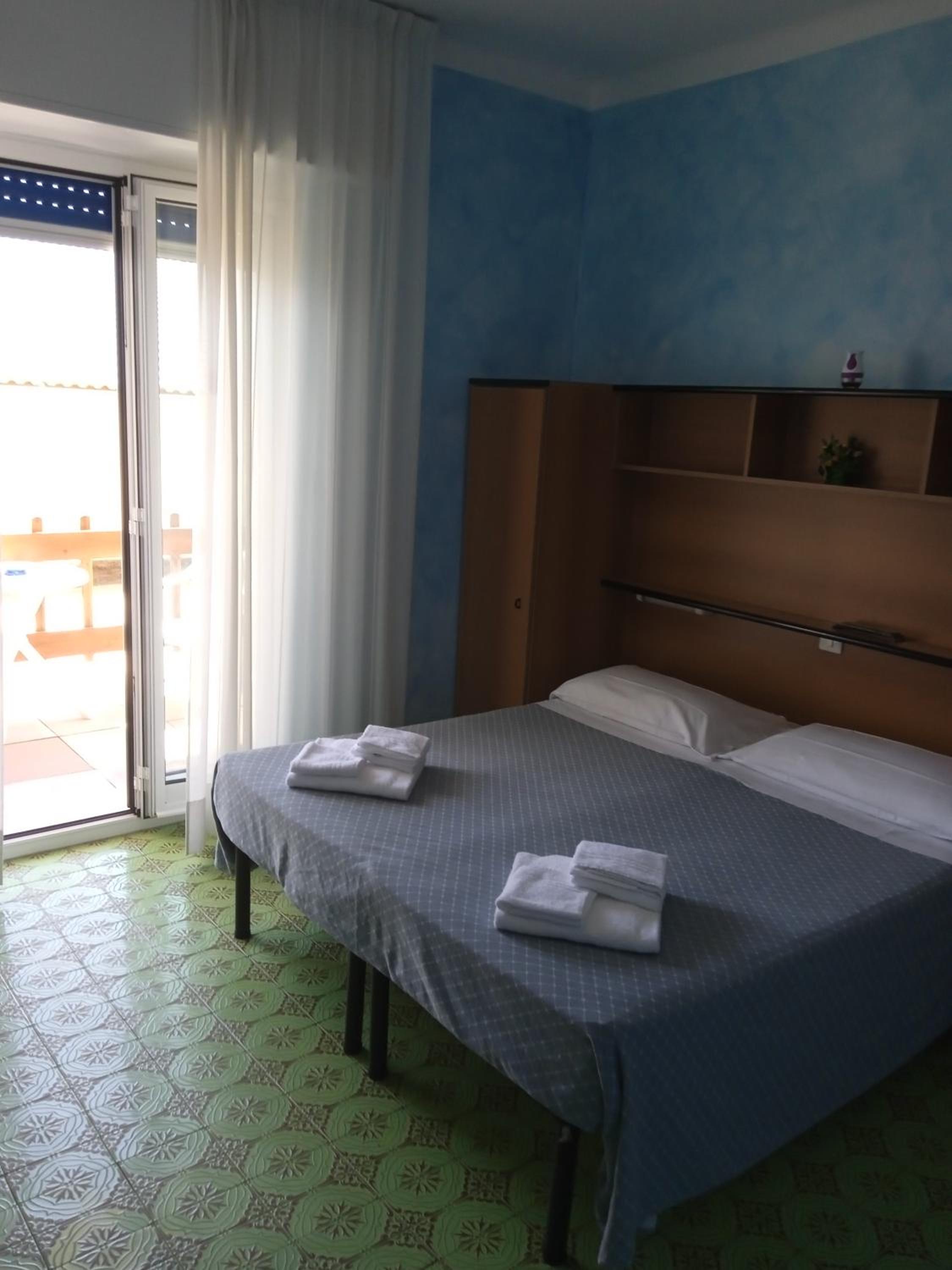 Deluxe Double or Twin Room with Balcony - Photo 5