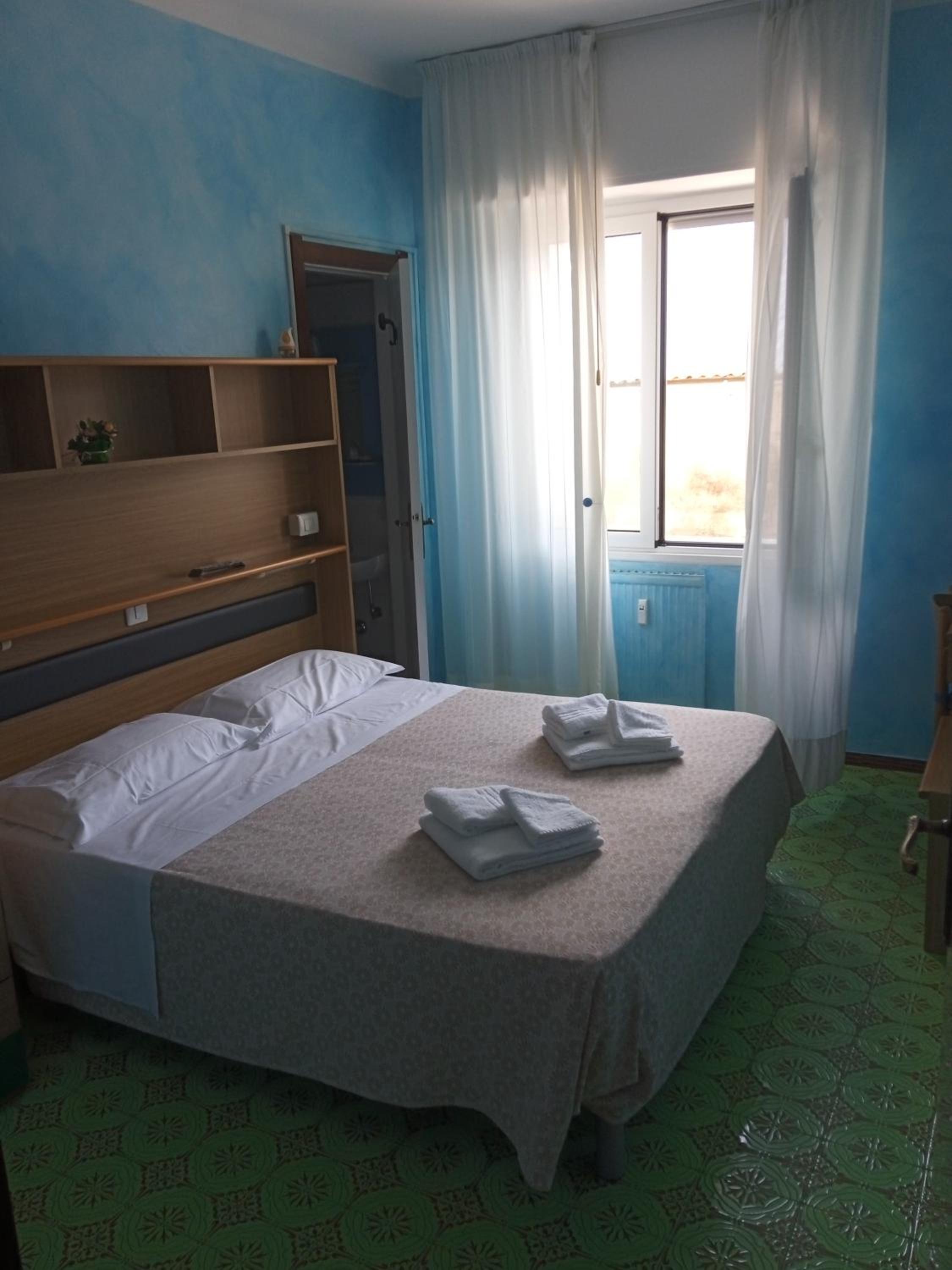 Double or Twin Room - Photo 3
