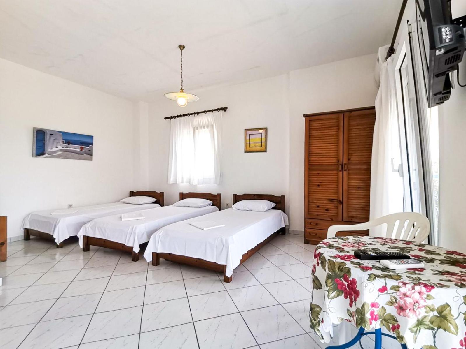 Studio Apartment with Sea View photo 2