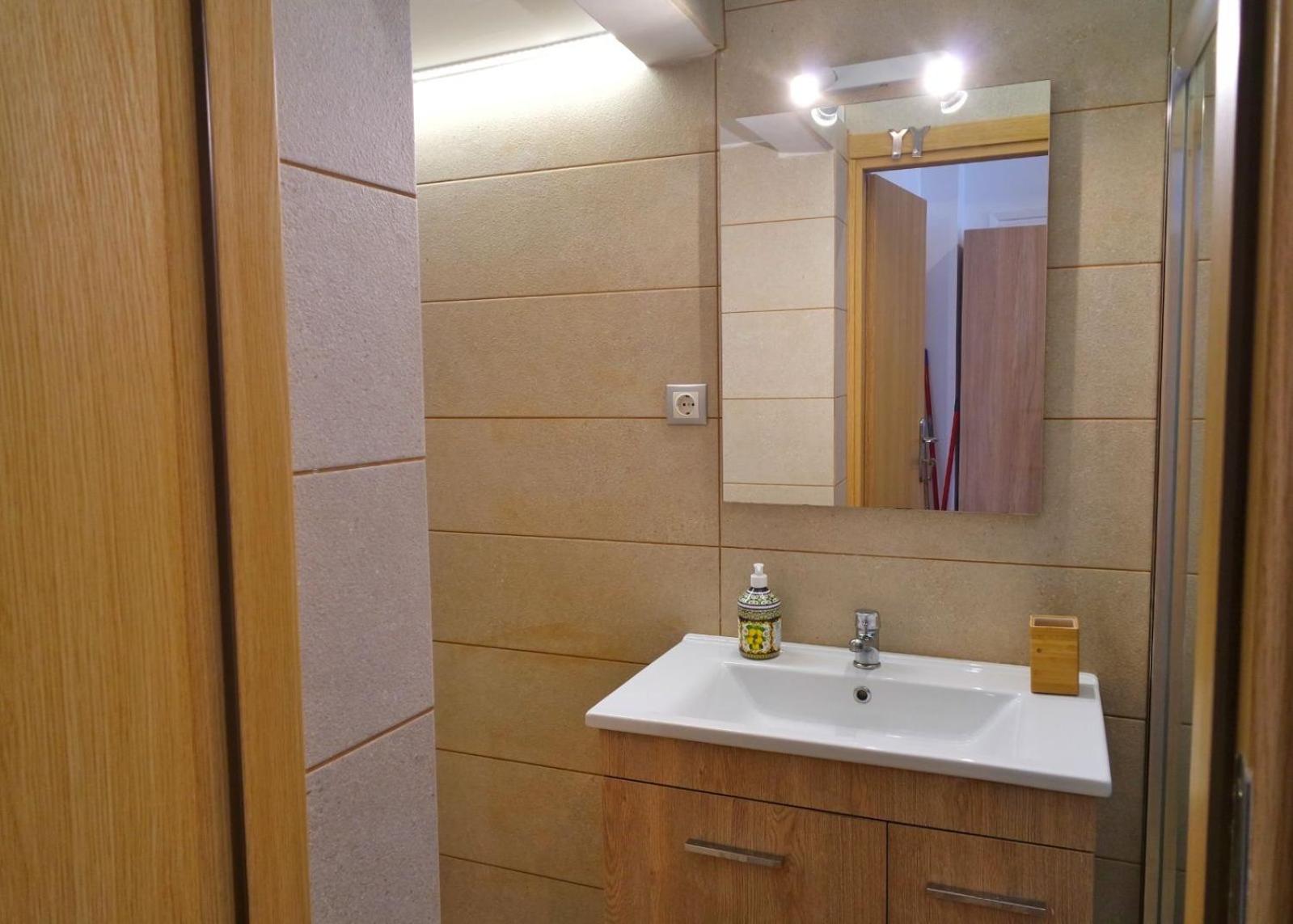 One-Bedroom Apartment - Photo 11