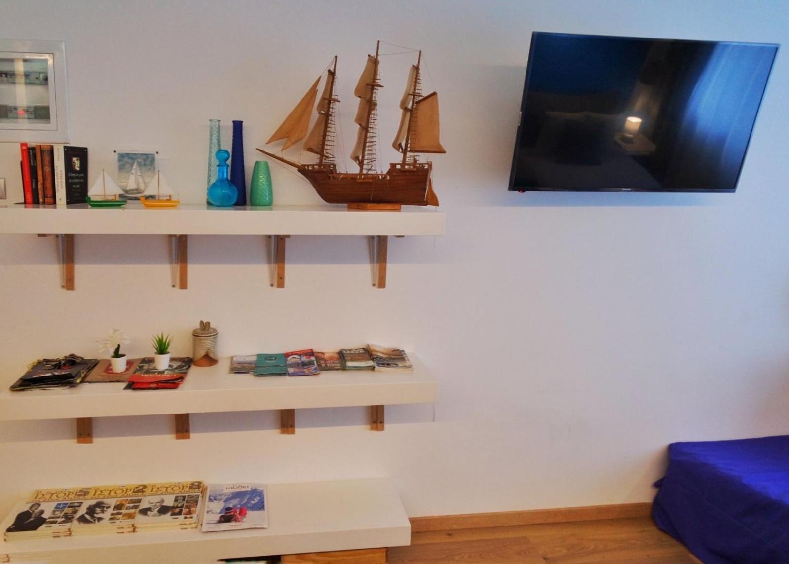 One-Bedroom Apartment - Photo 32