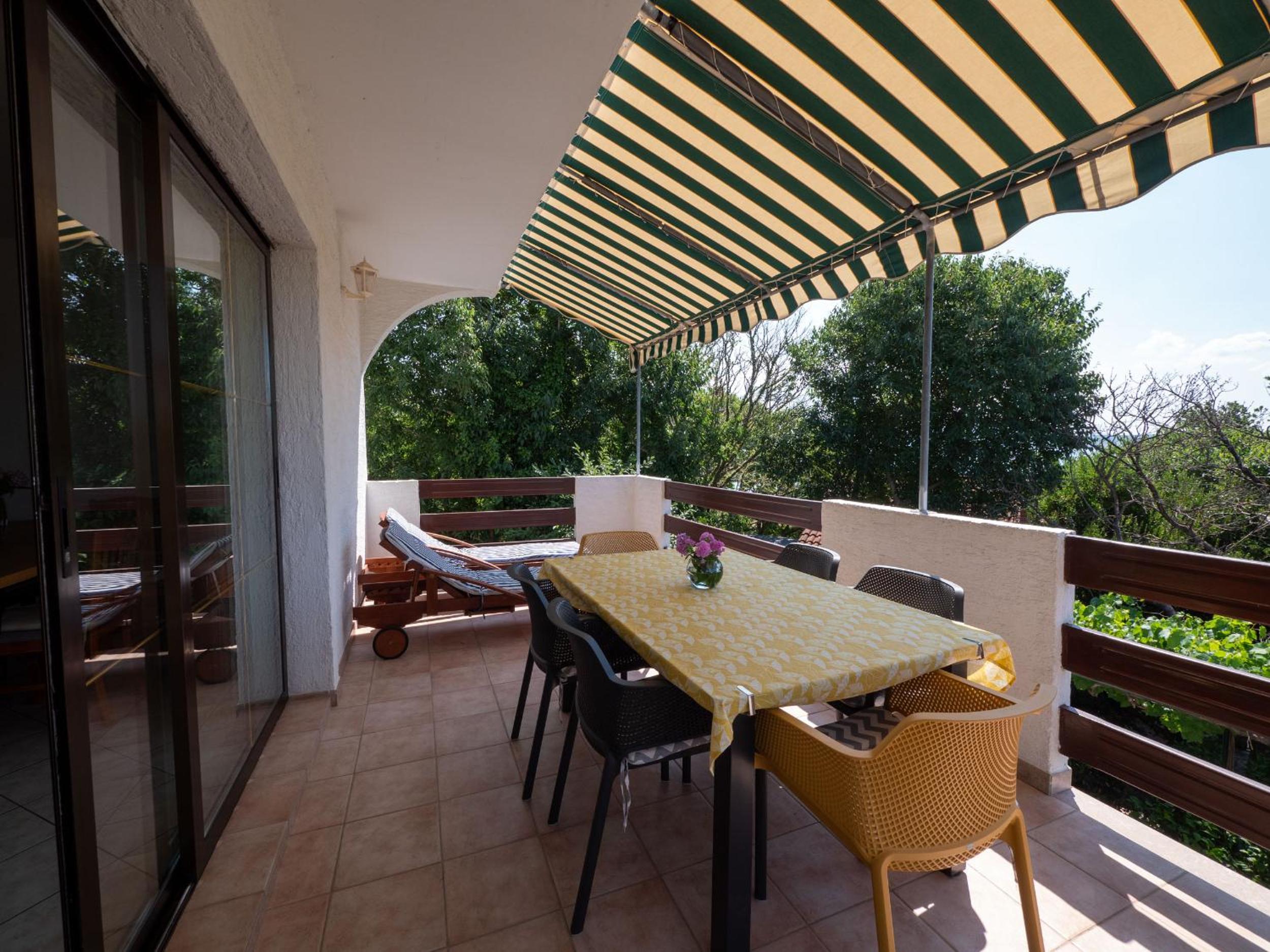 Two-Bedroom Apartment with Terrace and Sea View photo 2