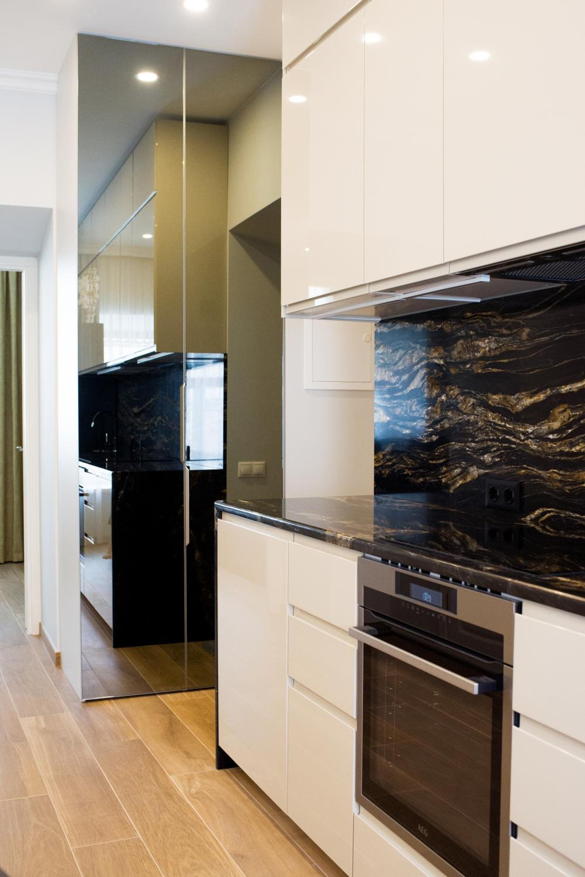 One-Bedroom Apartment - Photo 2