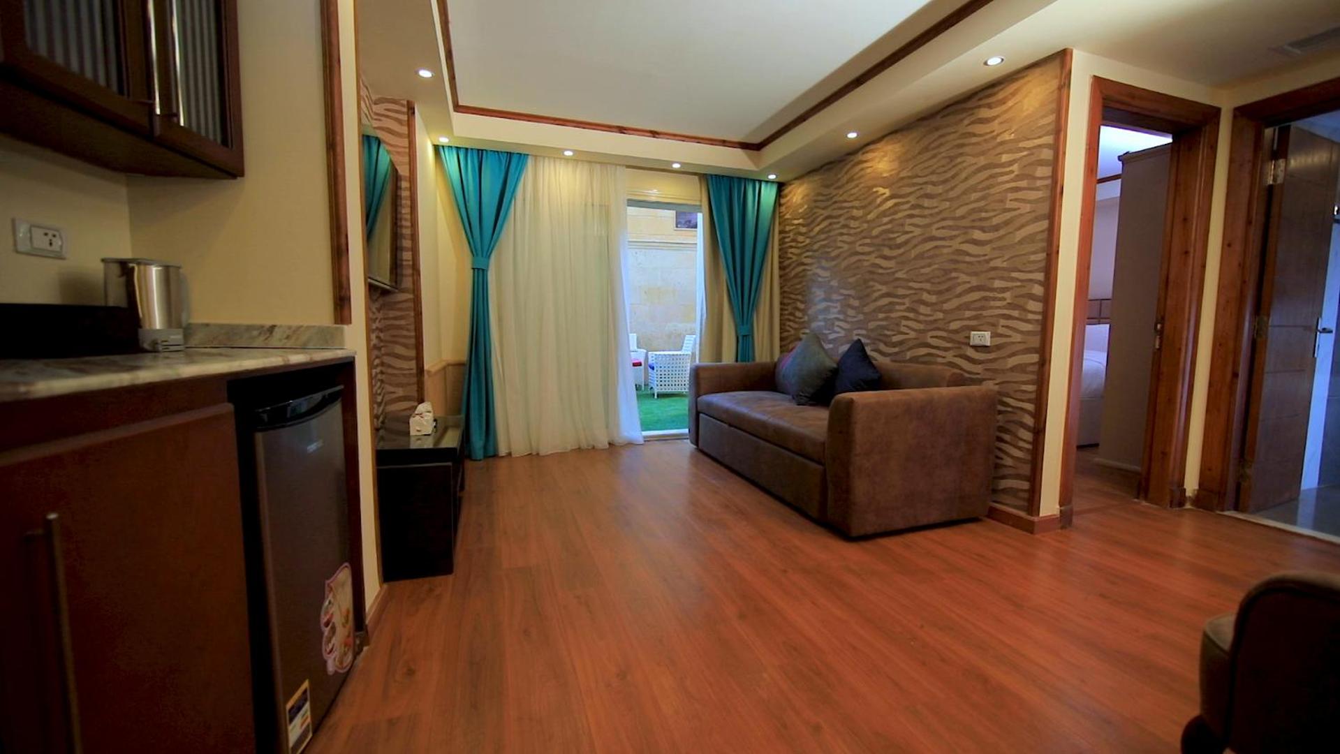 Junior Suite with Garden View photo 2