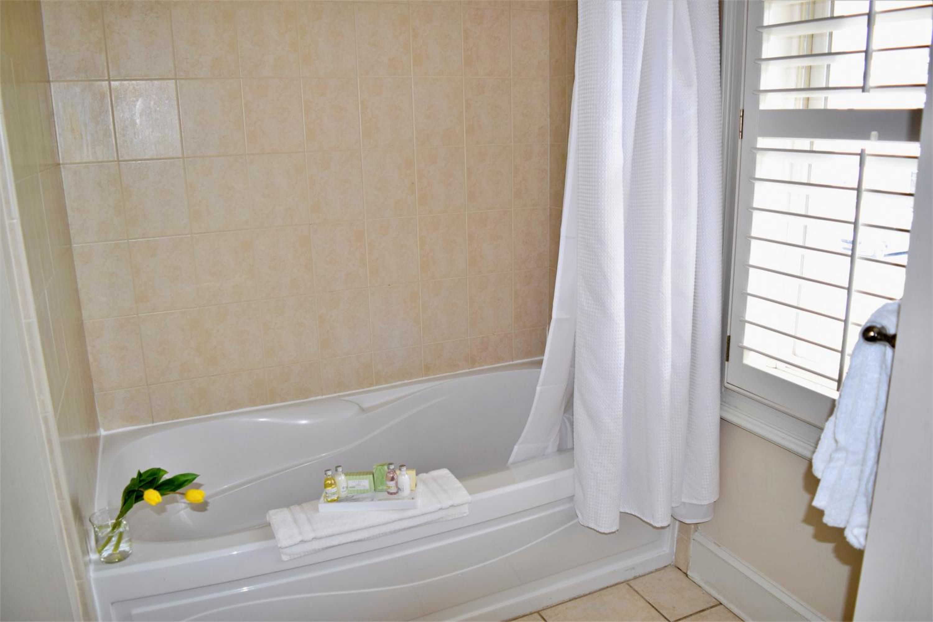 2 Queen Beds, Two-Bedroom, Suite, Non-Smoking - Photo 11