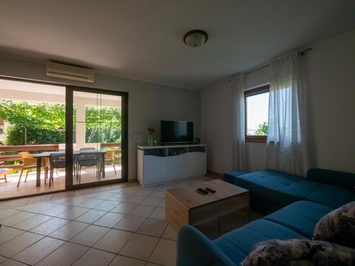 Two-Bedroom Apartment with Terrace and Partial Sea View photo 2