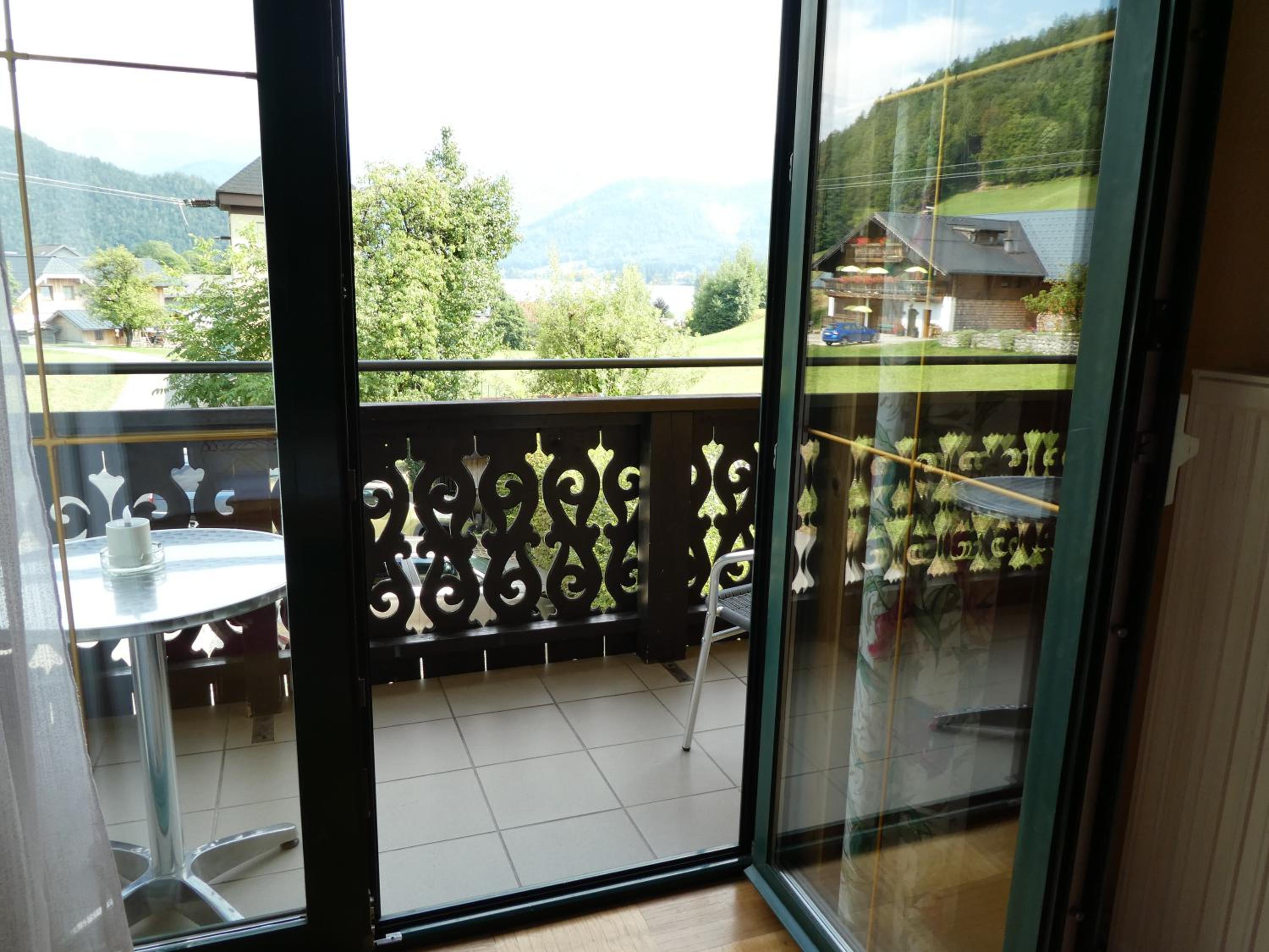 One-Bedroom Apartment with Balcony - Photo 25
