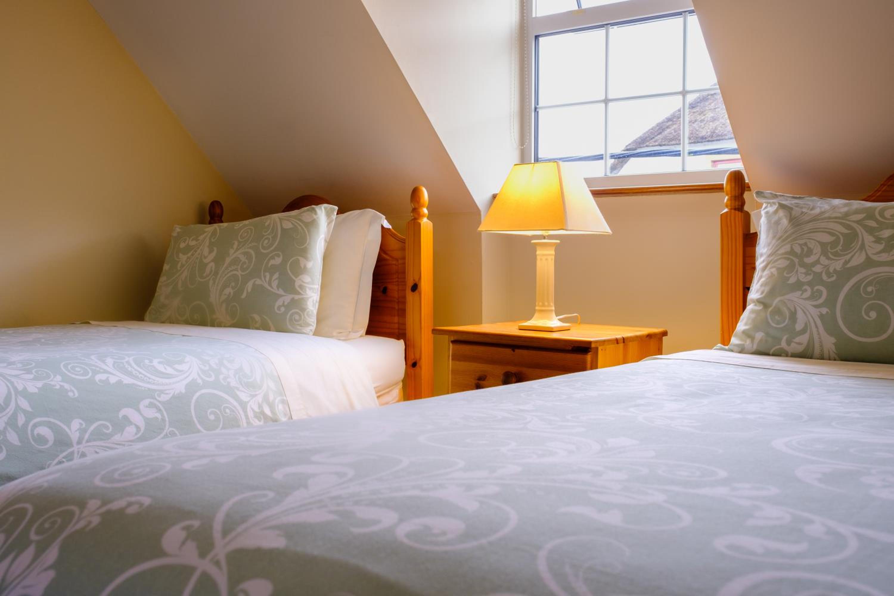 Small Twin Room - Photo 1