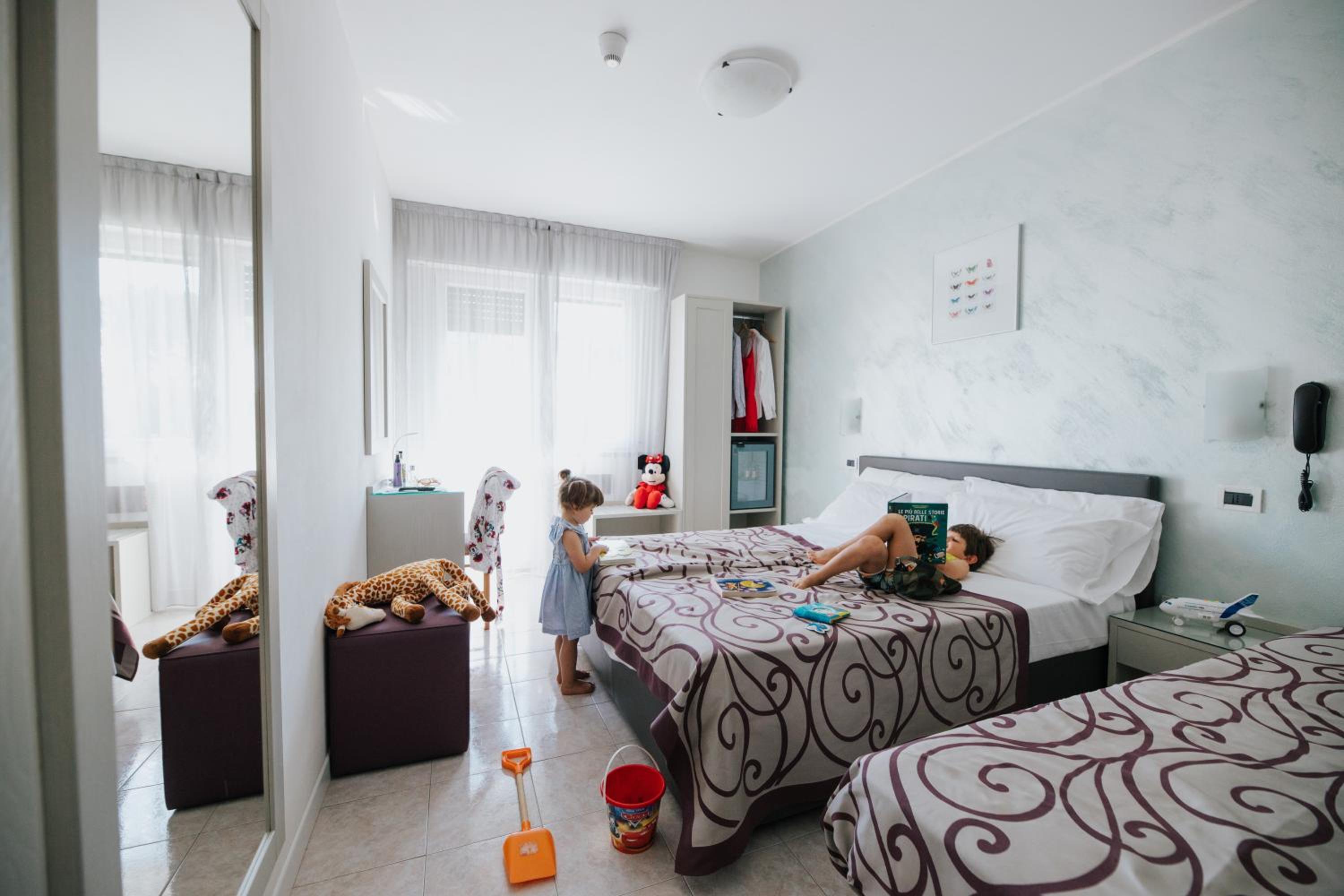 Family Room (2 Adults + 2 Children) photo 1