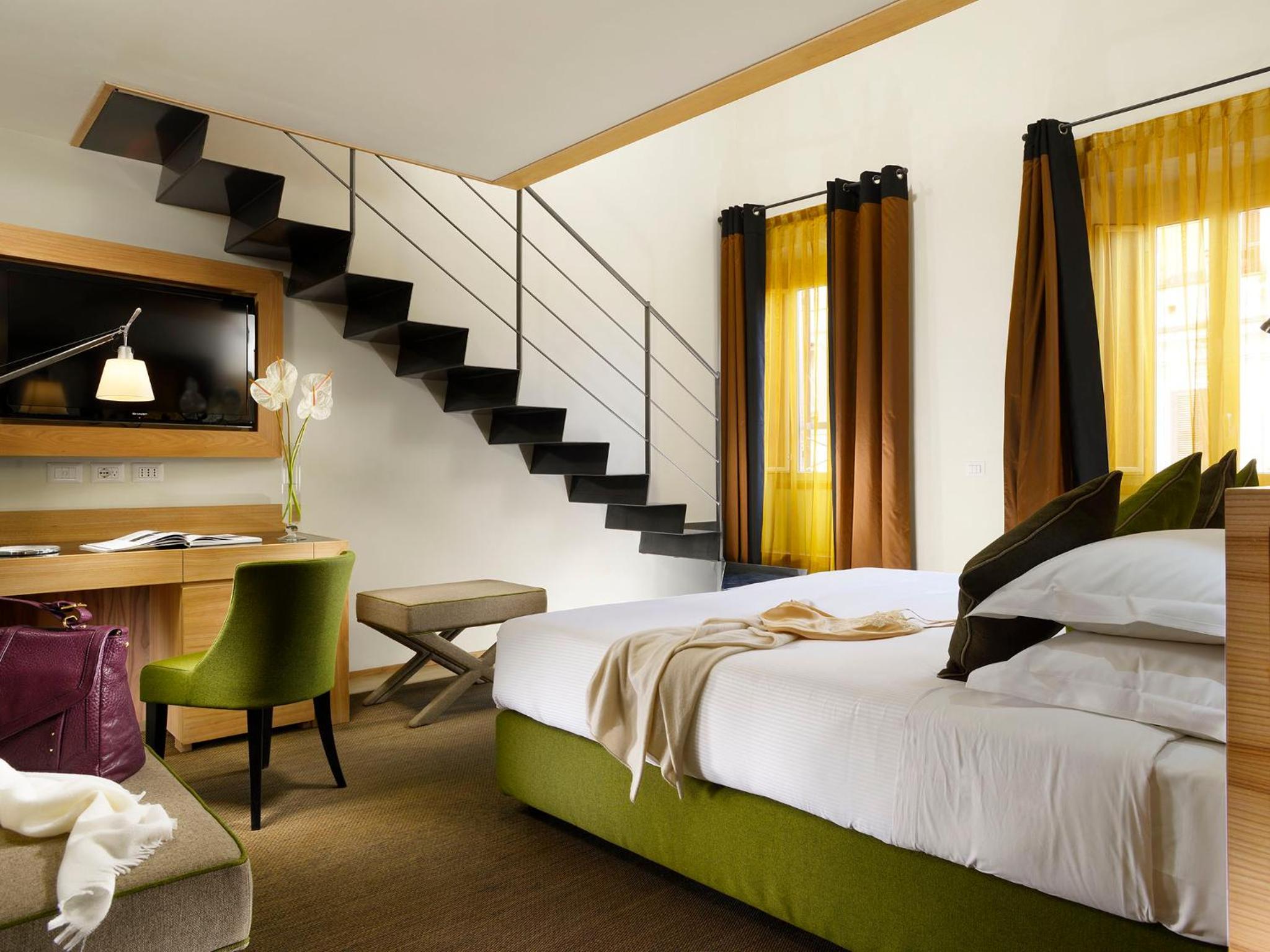 Deluxe Suite - Split Level - Separate Building