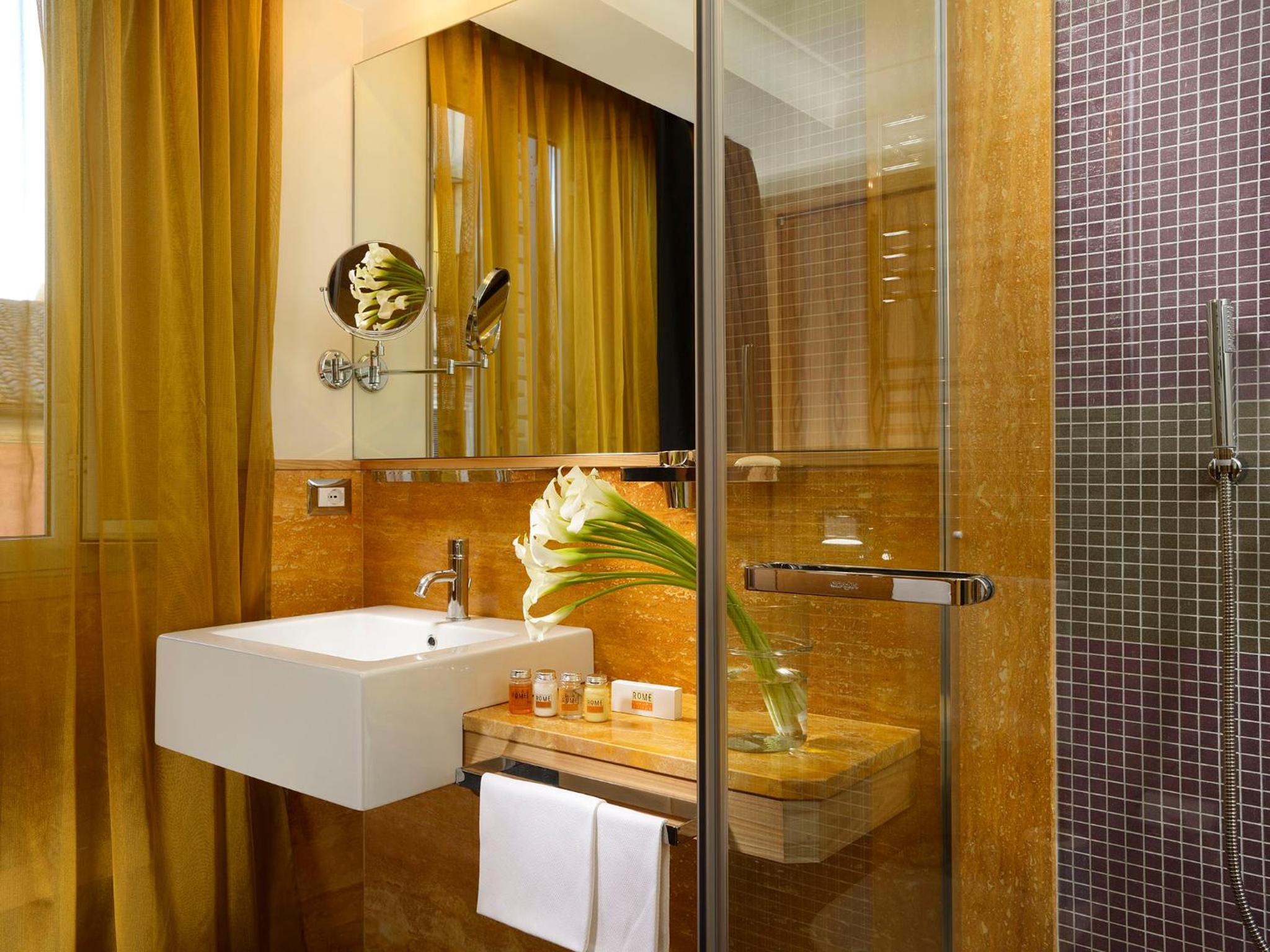 Deluxe Suite - Split Level - Separate Building photo 2