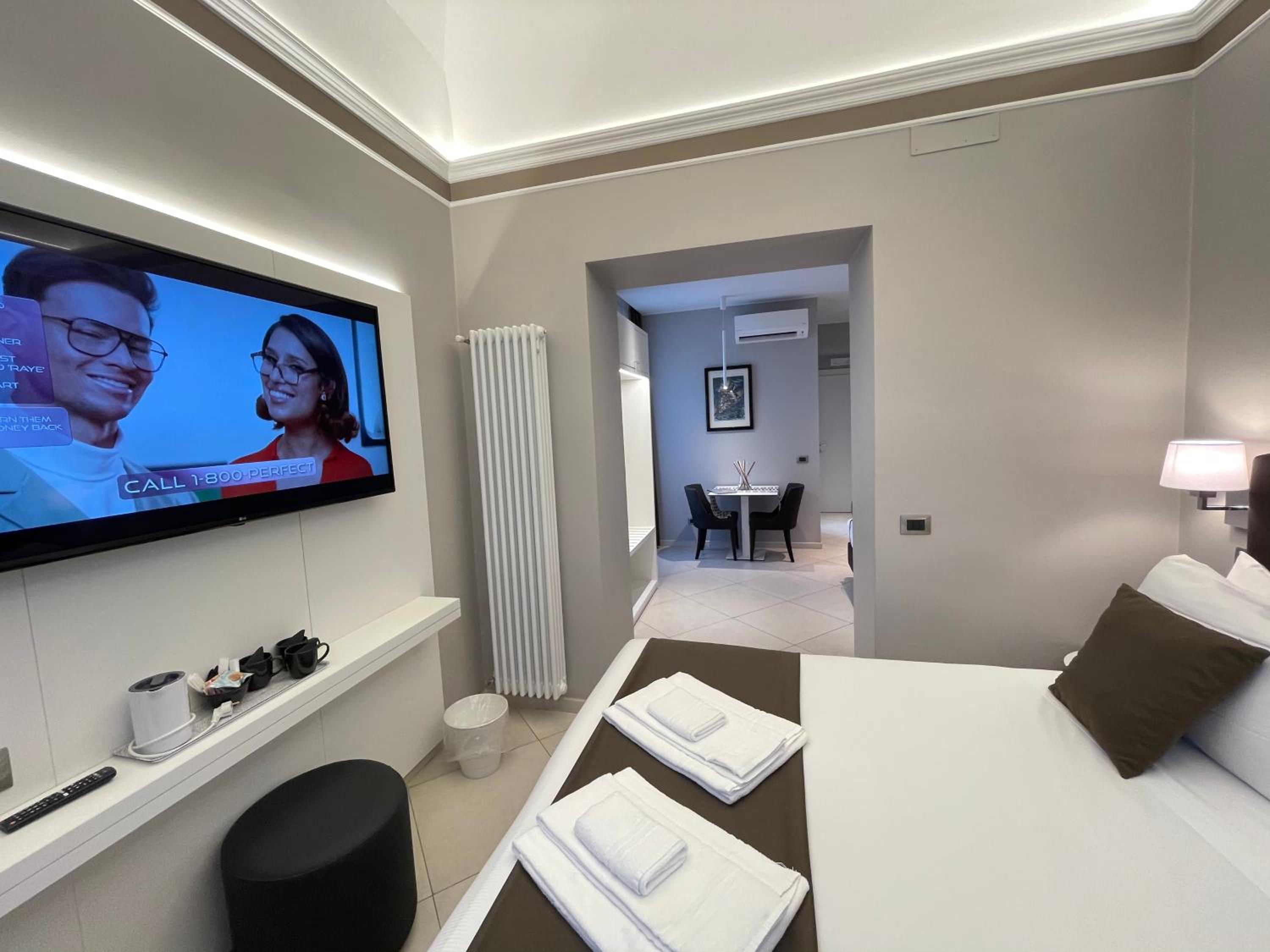 Luxury Triple Room - Photo 18