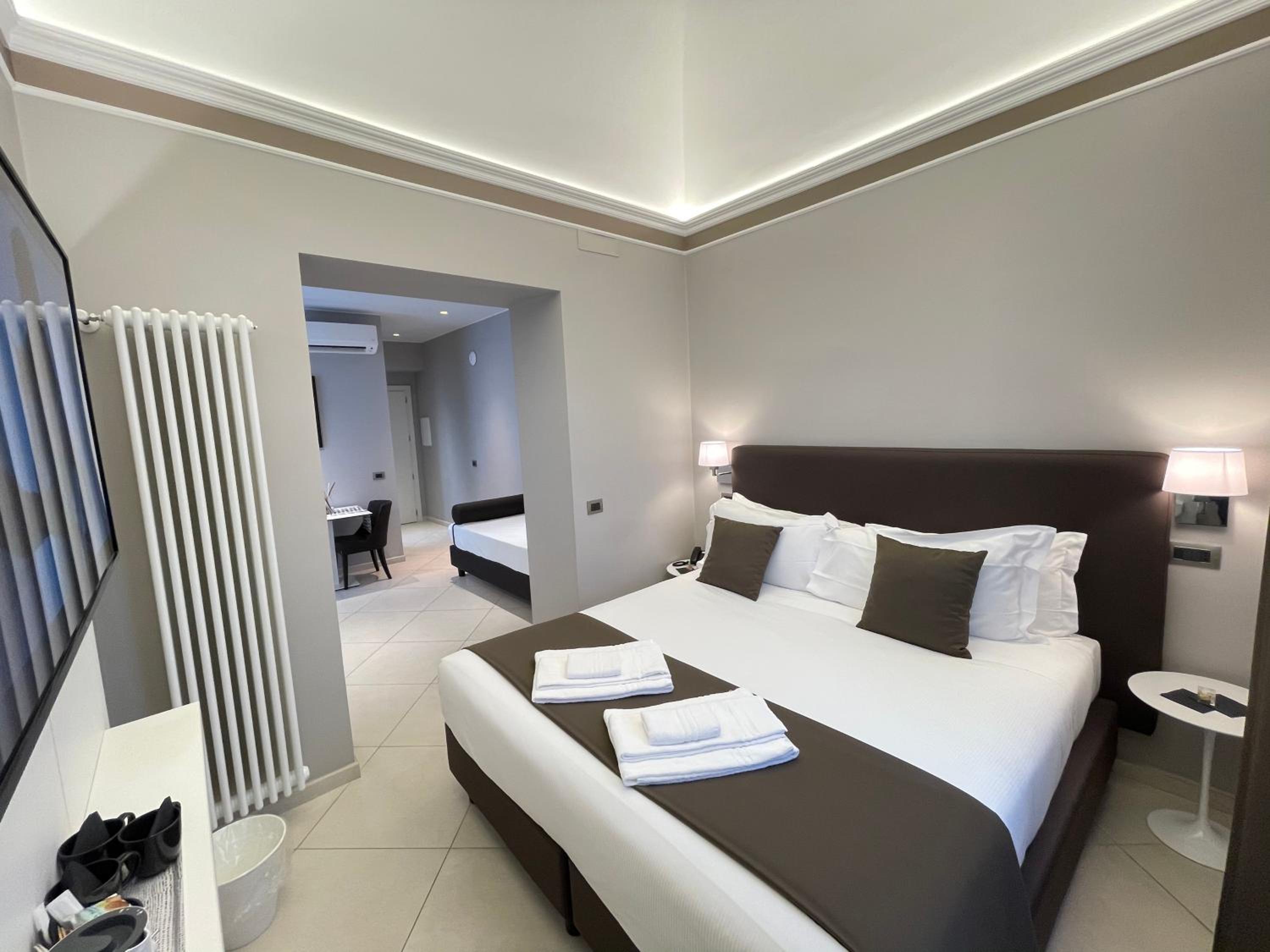 Luxury Triple Room - Photo 21