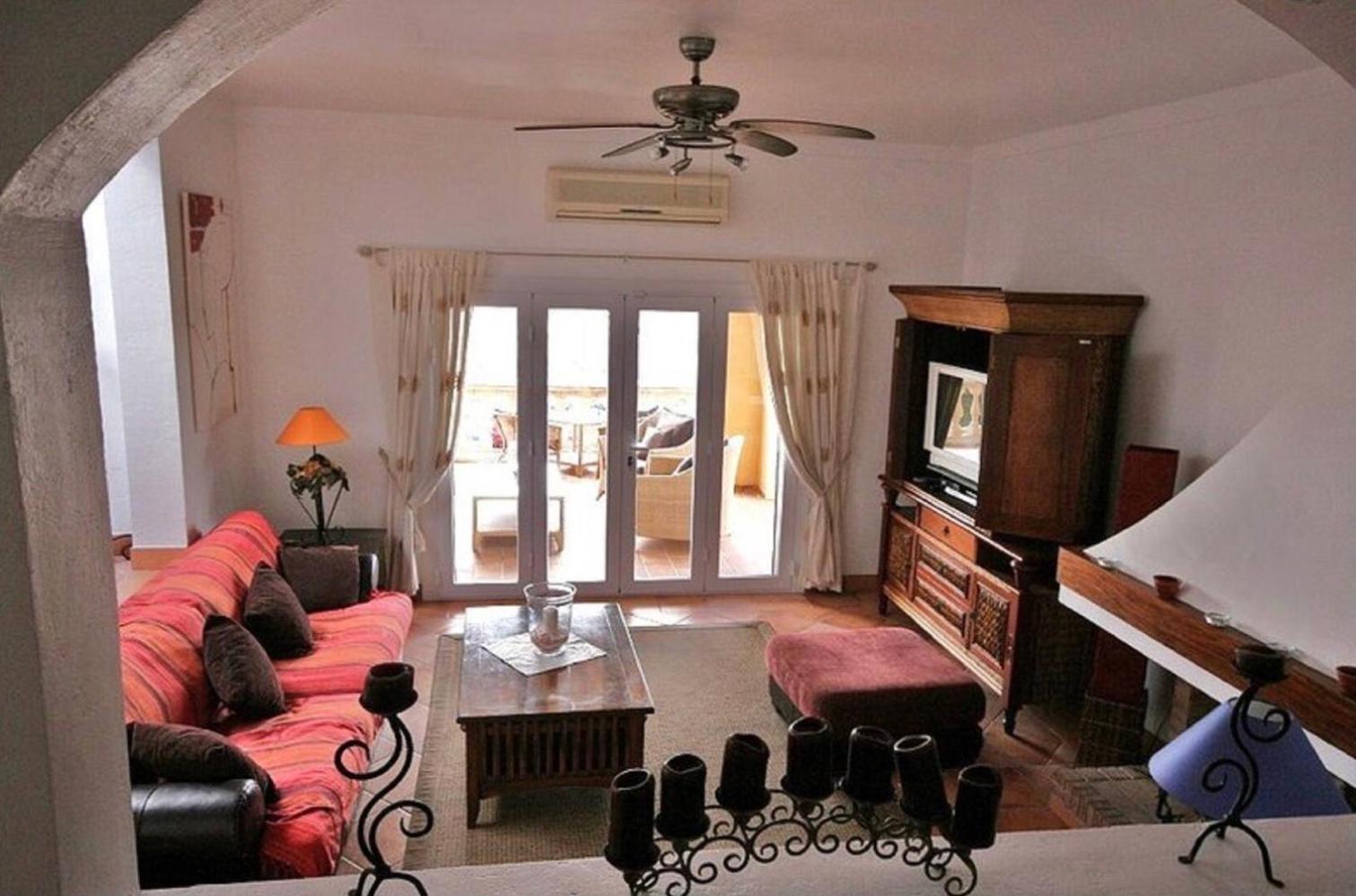 Villa de Tres Habitaciones