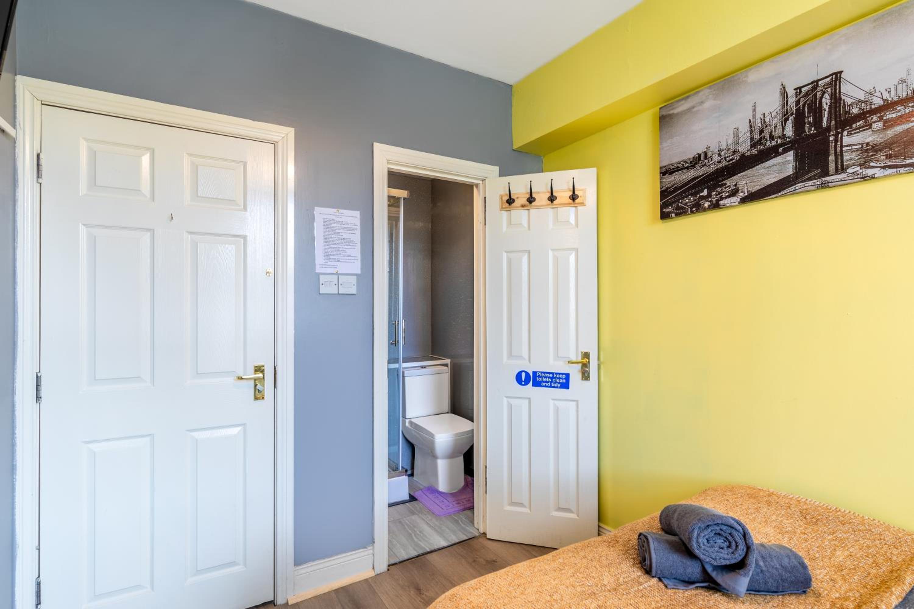 Budget Double Room photo 2