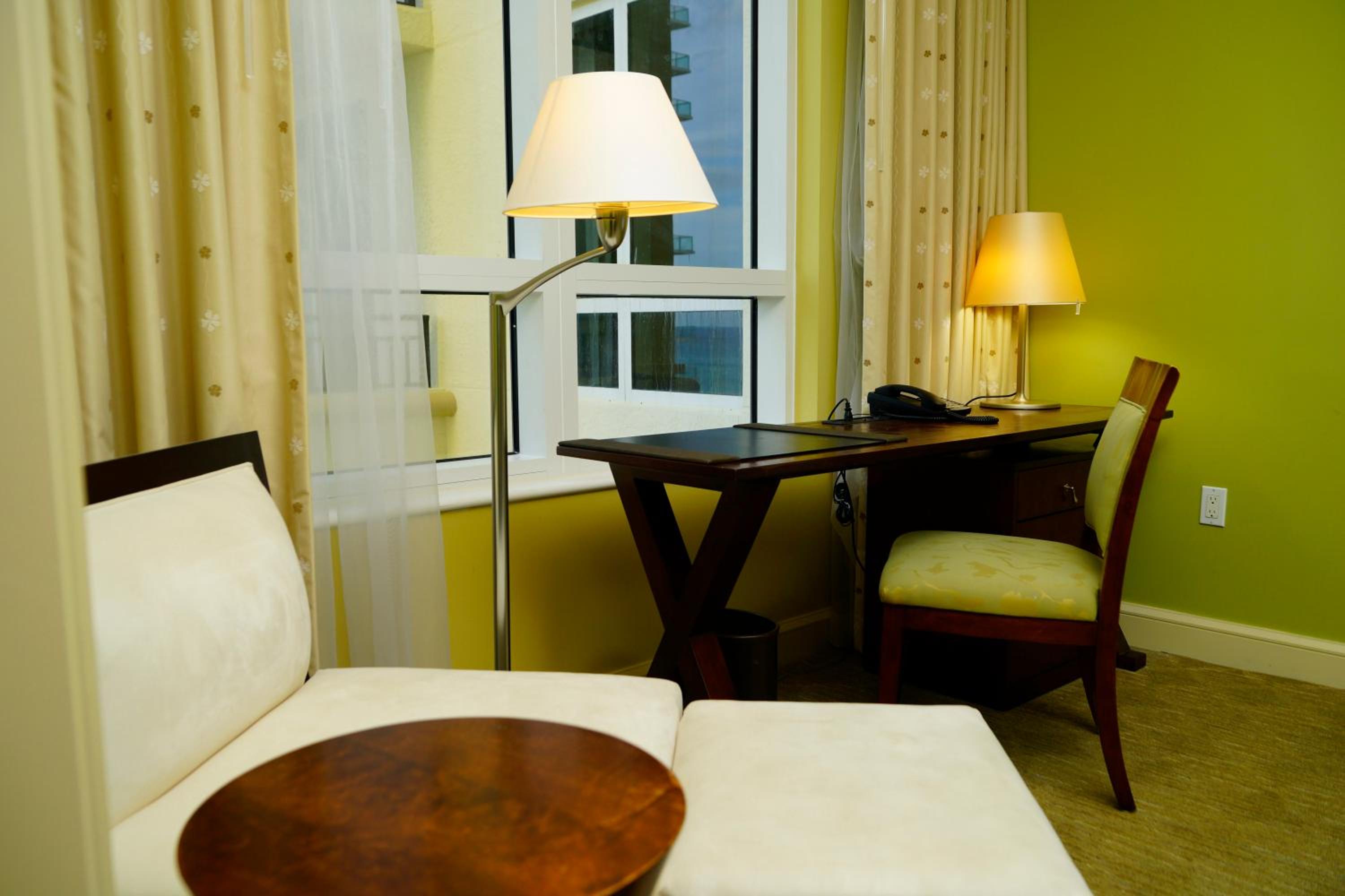 Premium, 2 Bedroom Suite, With Ocean View, Balcony photo 2