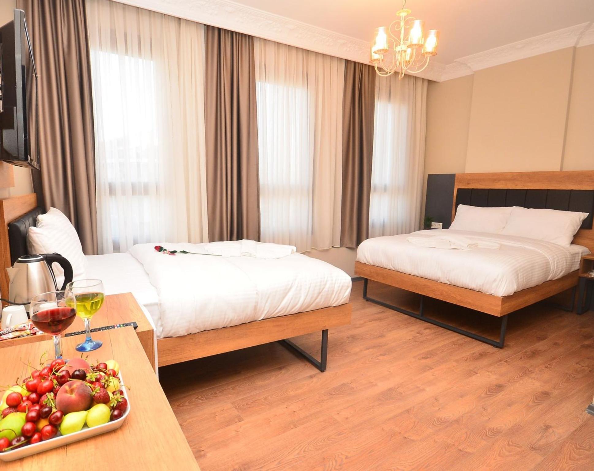 Quadruple Room with Balcony photo 1