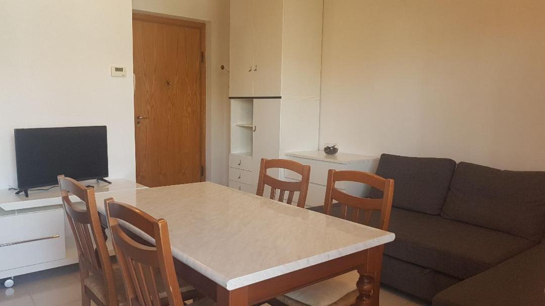 One-Bedroom House - Photo 8