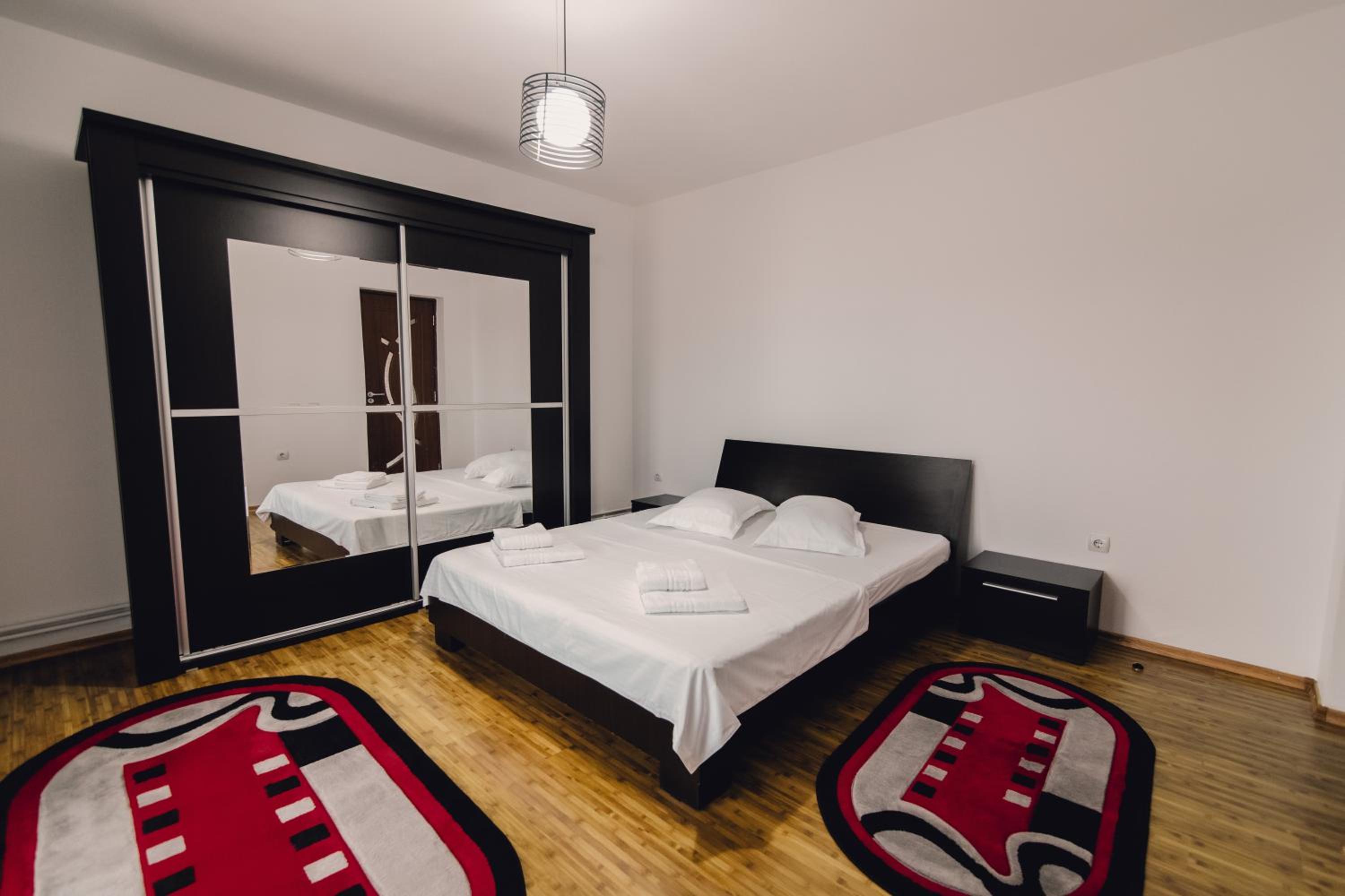 Double Room with Private Bathroom - Photo 4