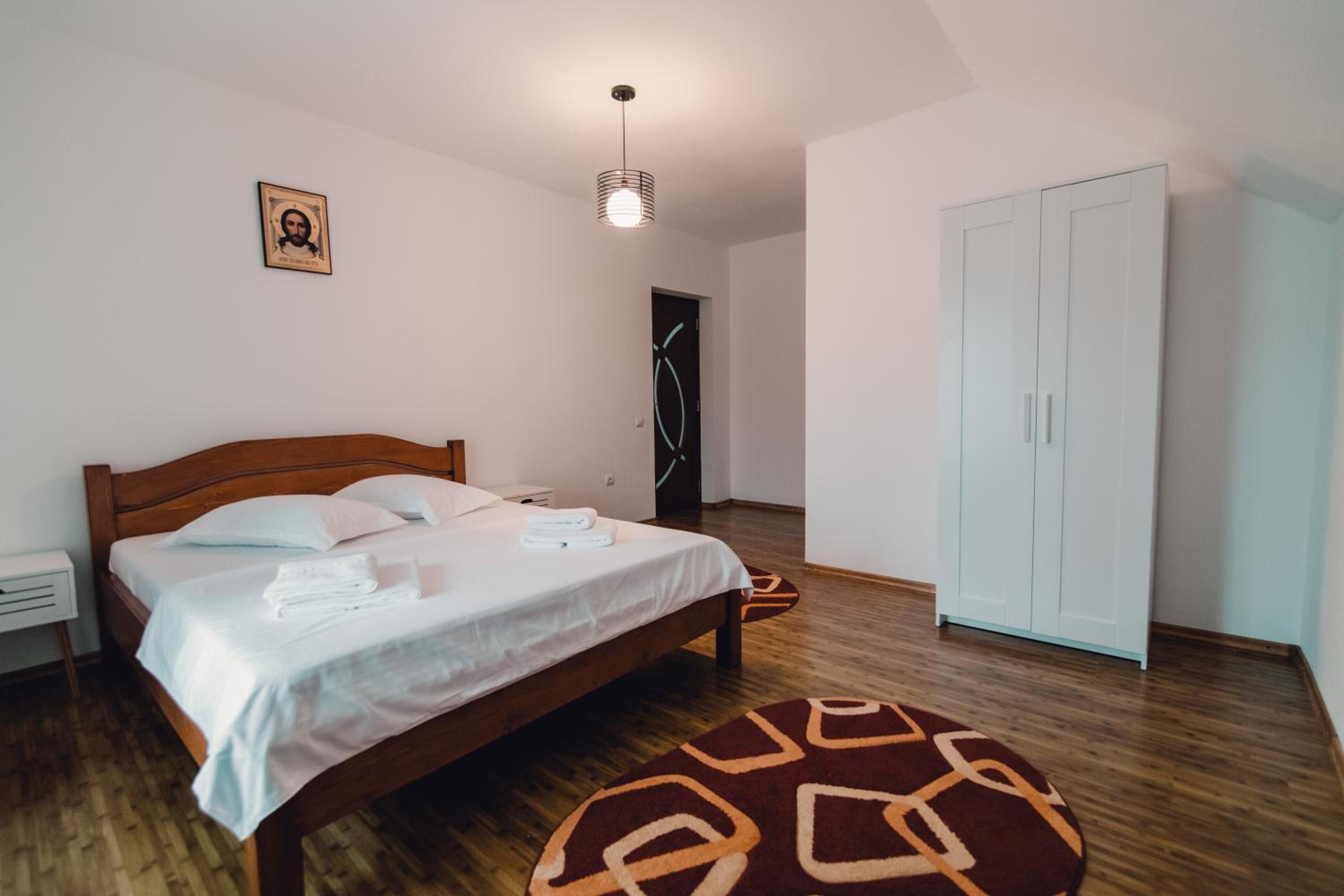 Double Room with Private Bathroom - Photo 16