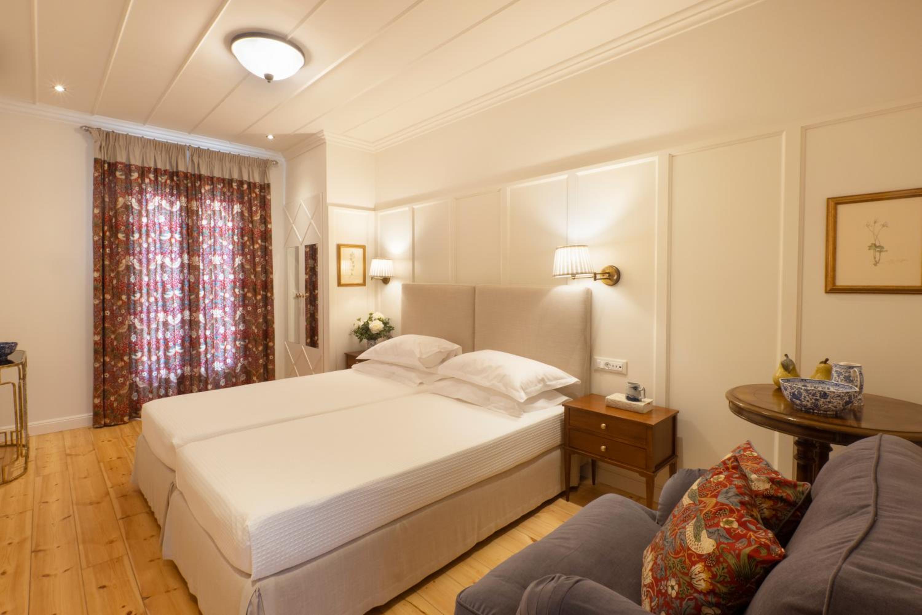 Standard Twin Room with Extra Bed - Photo 6