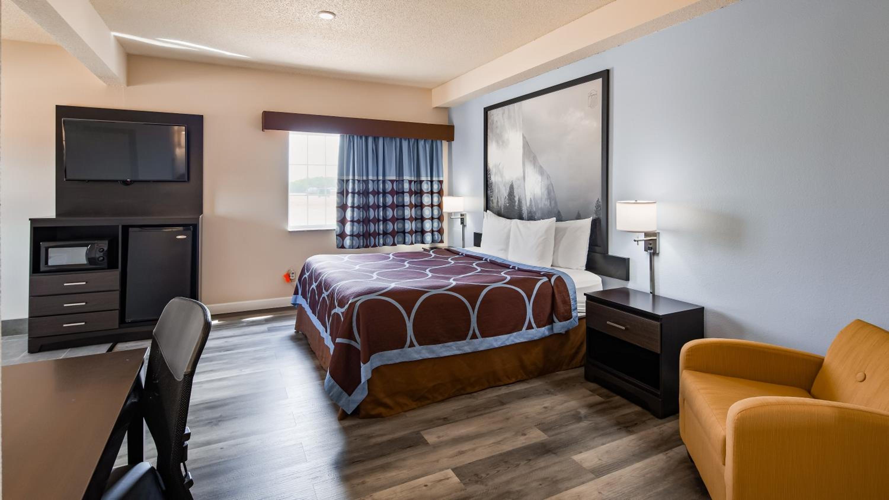 Deluxe King Studio Suite - Non-Smoking - Photo 1